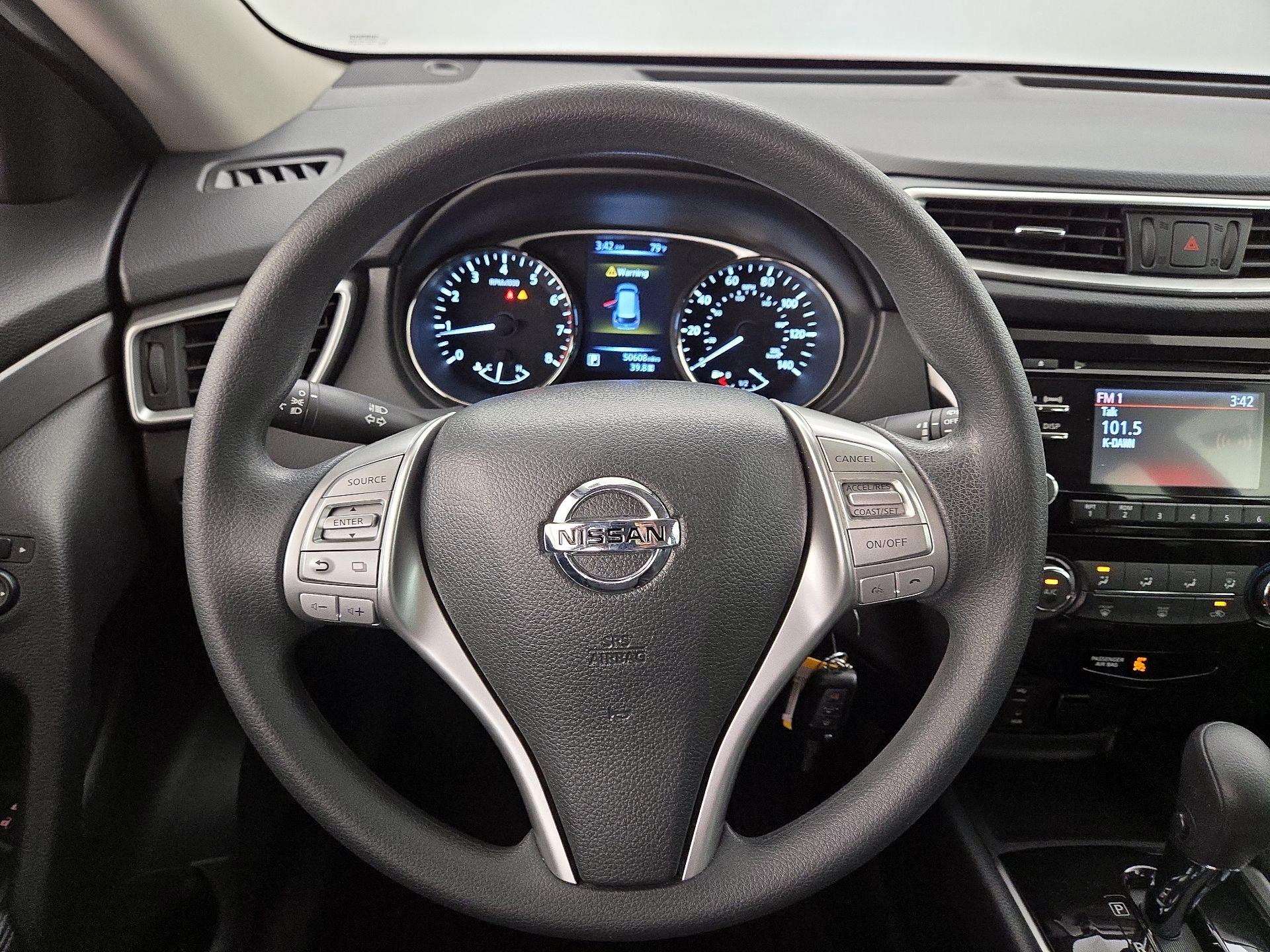 Thumbnail: 2015 Nissan Rogue - 10