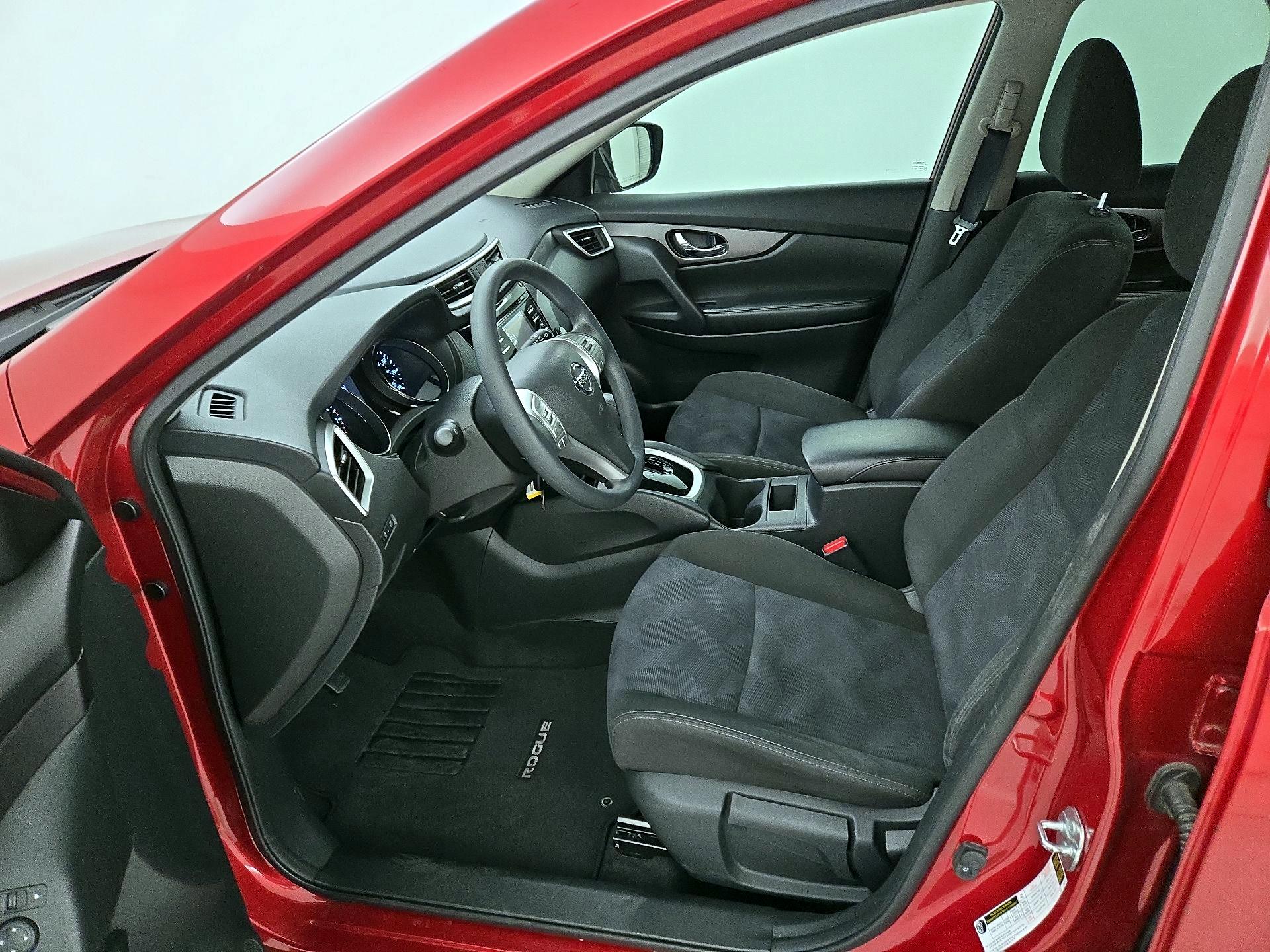 Thumbnail: 2015 Nissan Rogue - 11