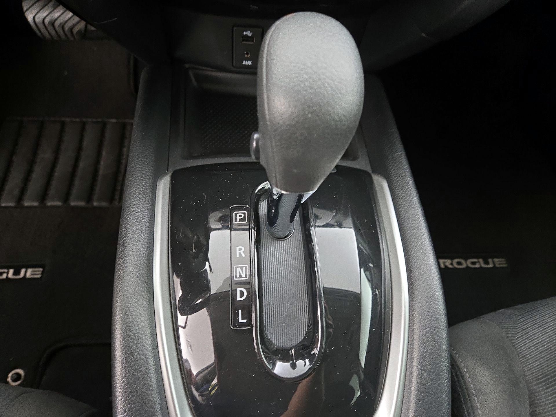 Thumbnail: 2015 Nissan Rogue - 17