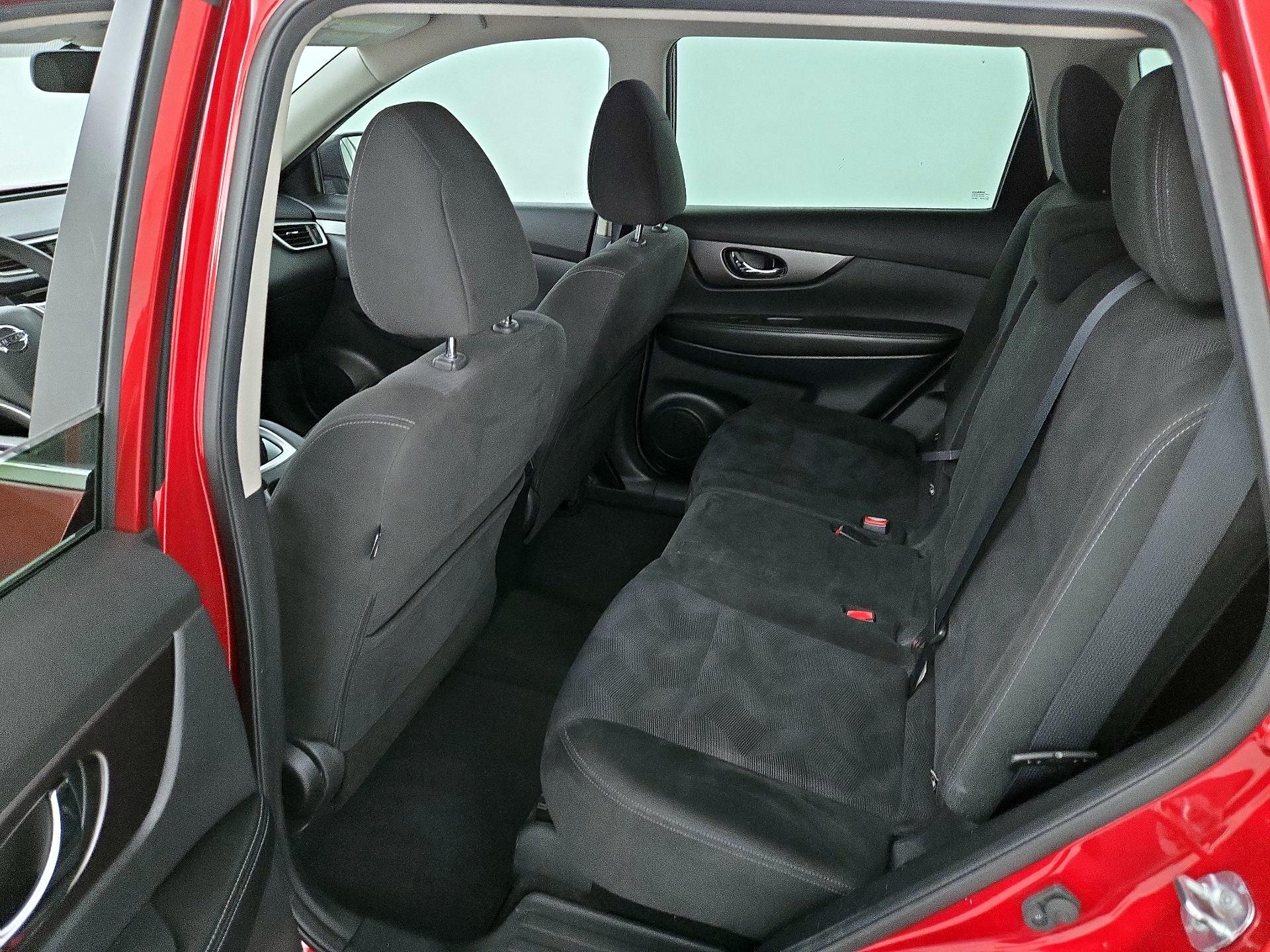 Thumbnail: 2015 Nissan Rogue - 19