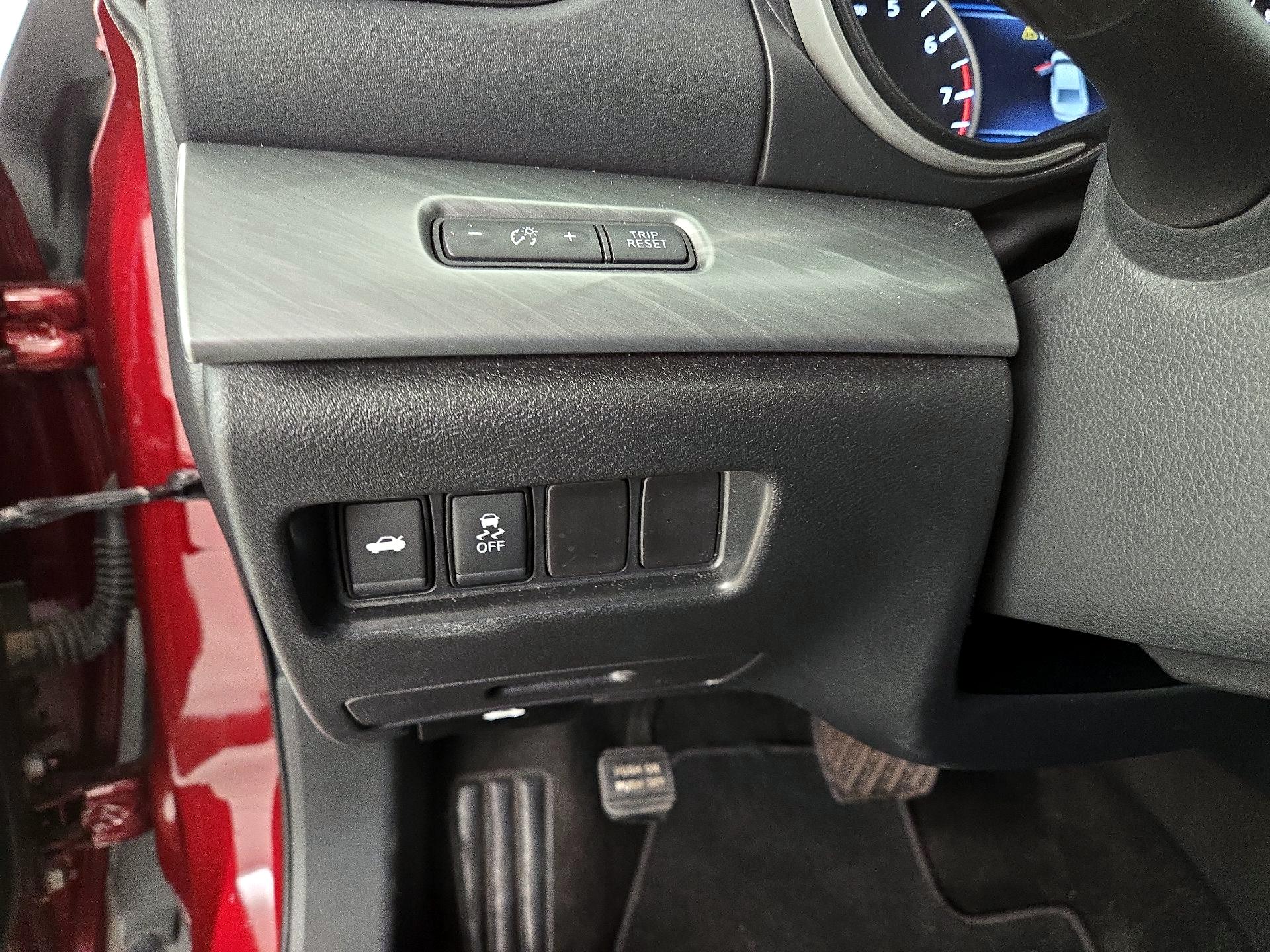 Thumbnail: 2017 Nissan Maxima - 13