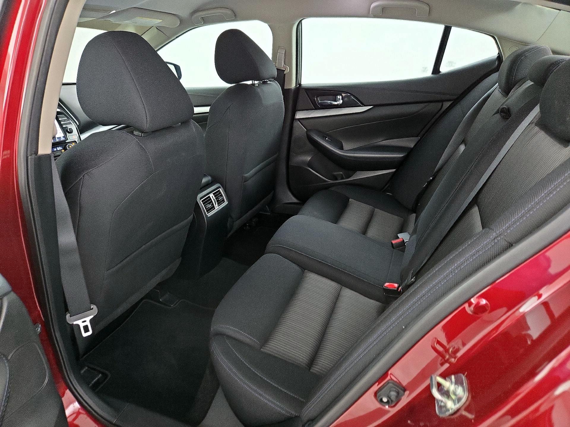 Thumbnail: 2017 Nissan Maxima - 20