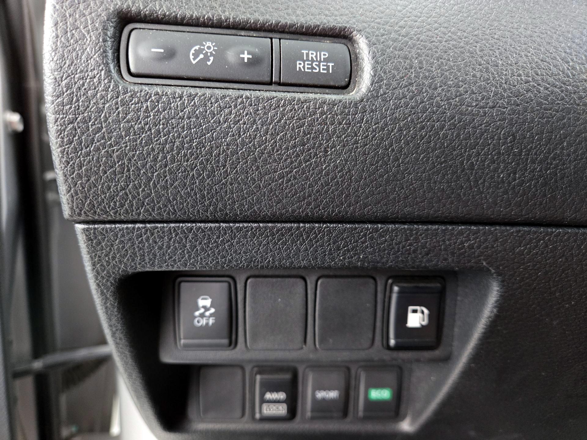 Thumbnail: 2018 Nissan Rogue - 13