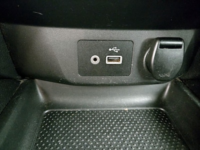 USB/AUX Ports
