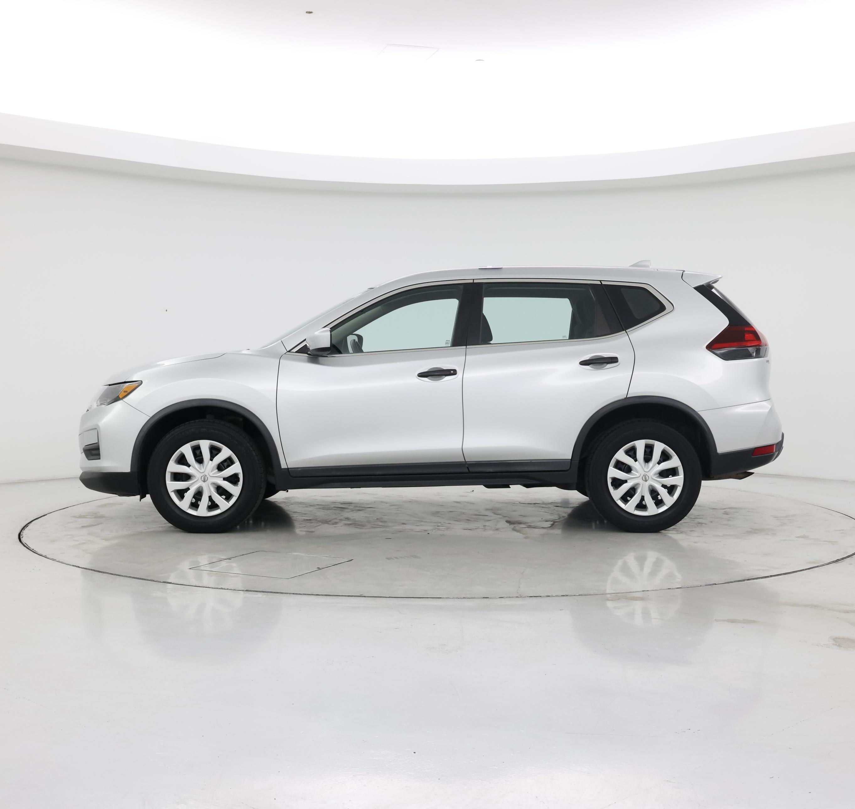 Thumbnail: 2018 Nissan Rogue - 3