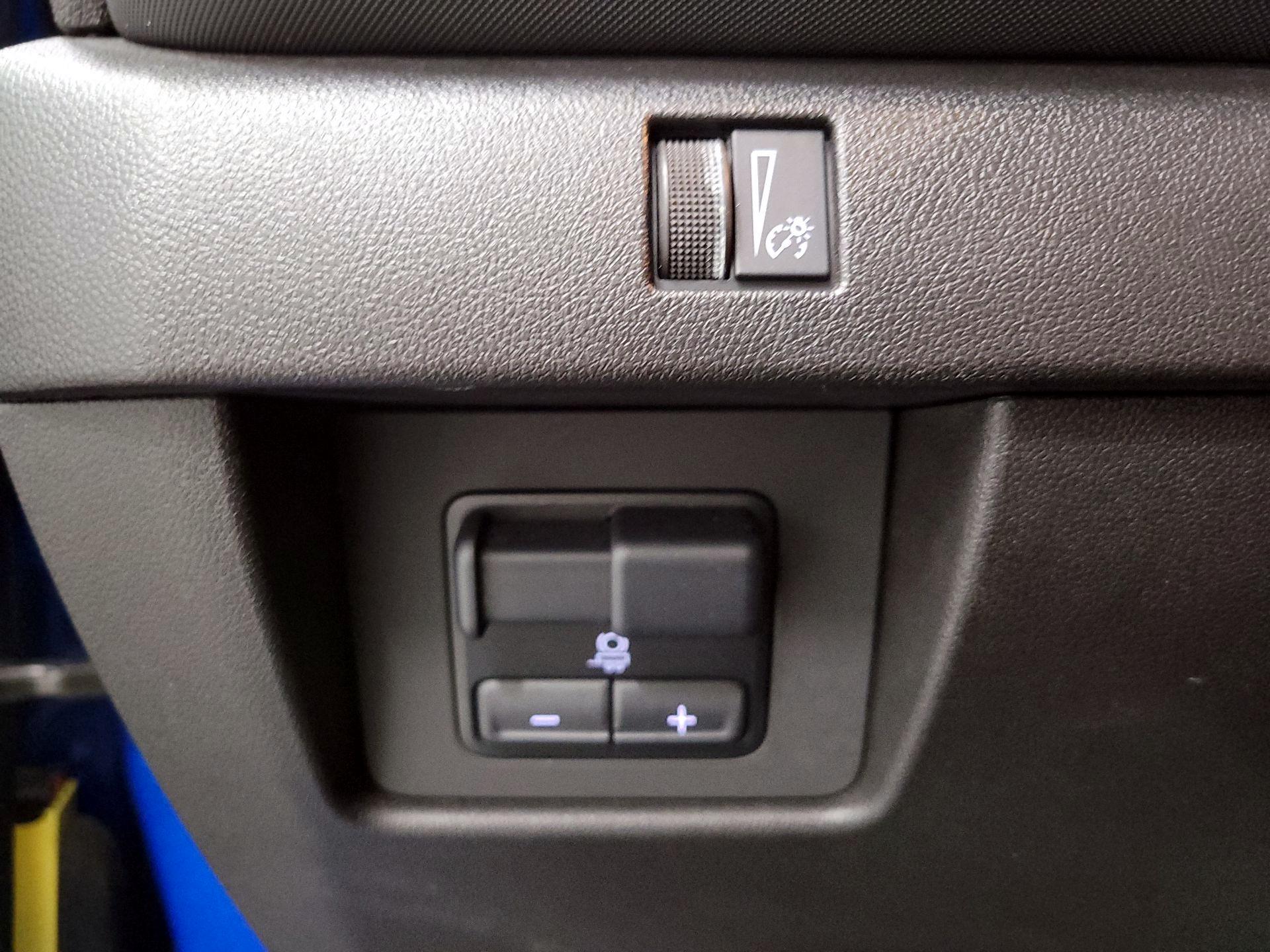 Thumbnail: 2023 Chevrolet Colorado - 13