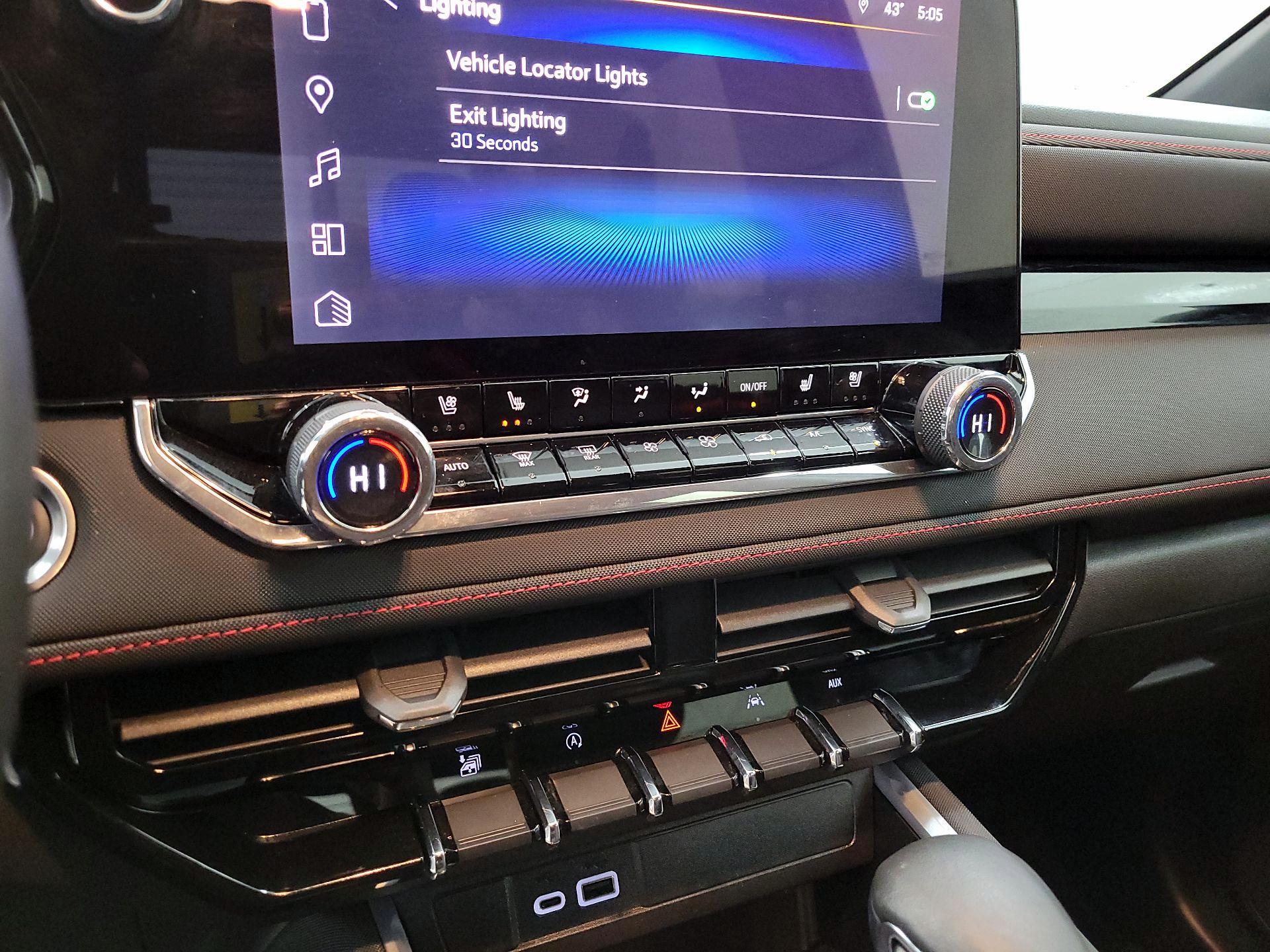 Thumbnail: 2023 Chevrolet Colorado - 17