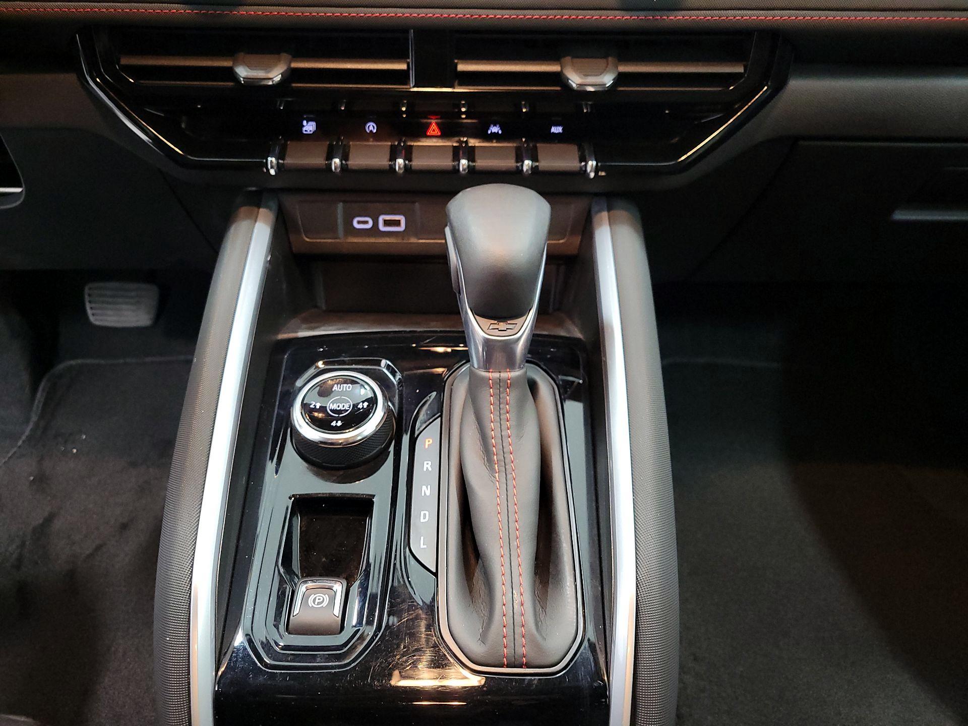 Thumbnail: 2023 Chevrolet Colorado - 18