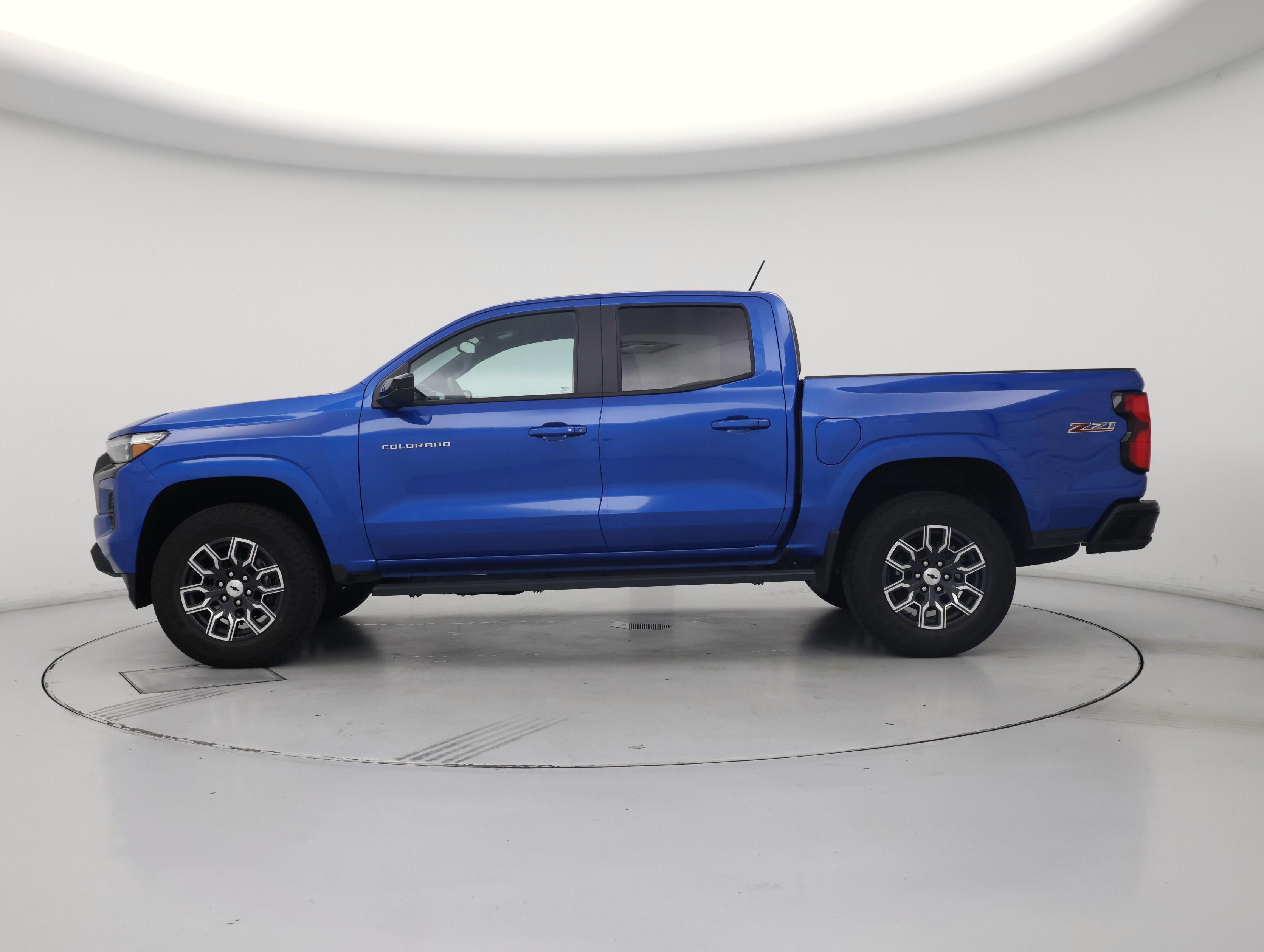 Thumbnail: 2023 Chevrolet Colorado - 3