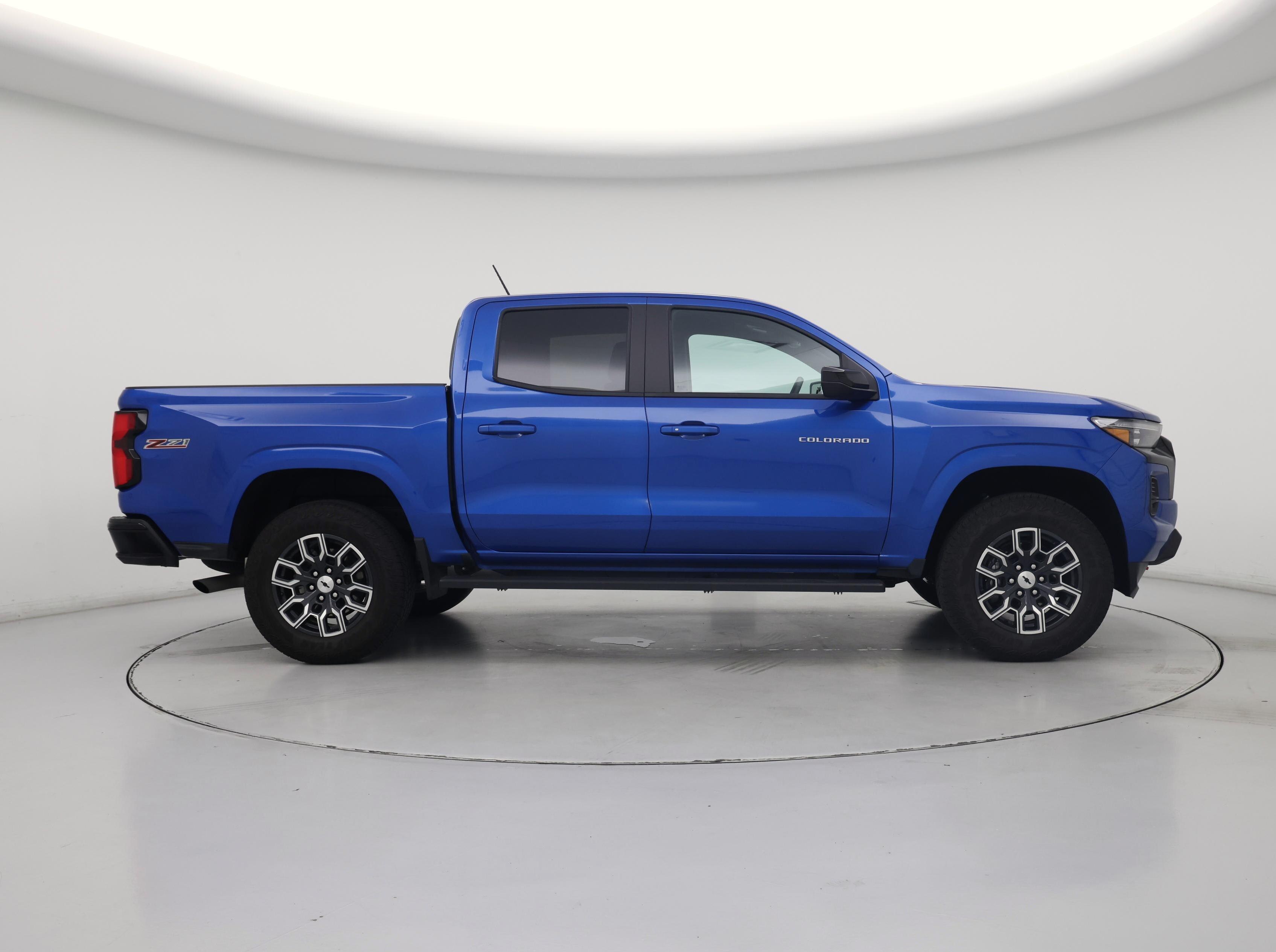 Thumbnail: 2023 Chevrolet Colorado - 7