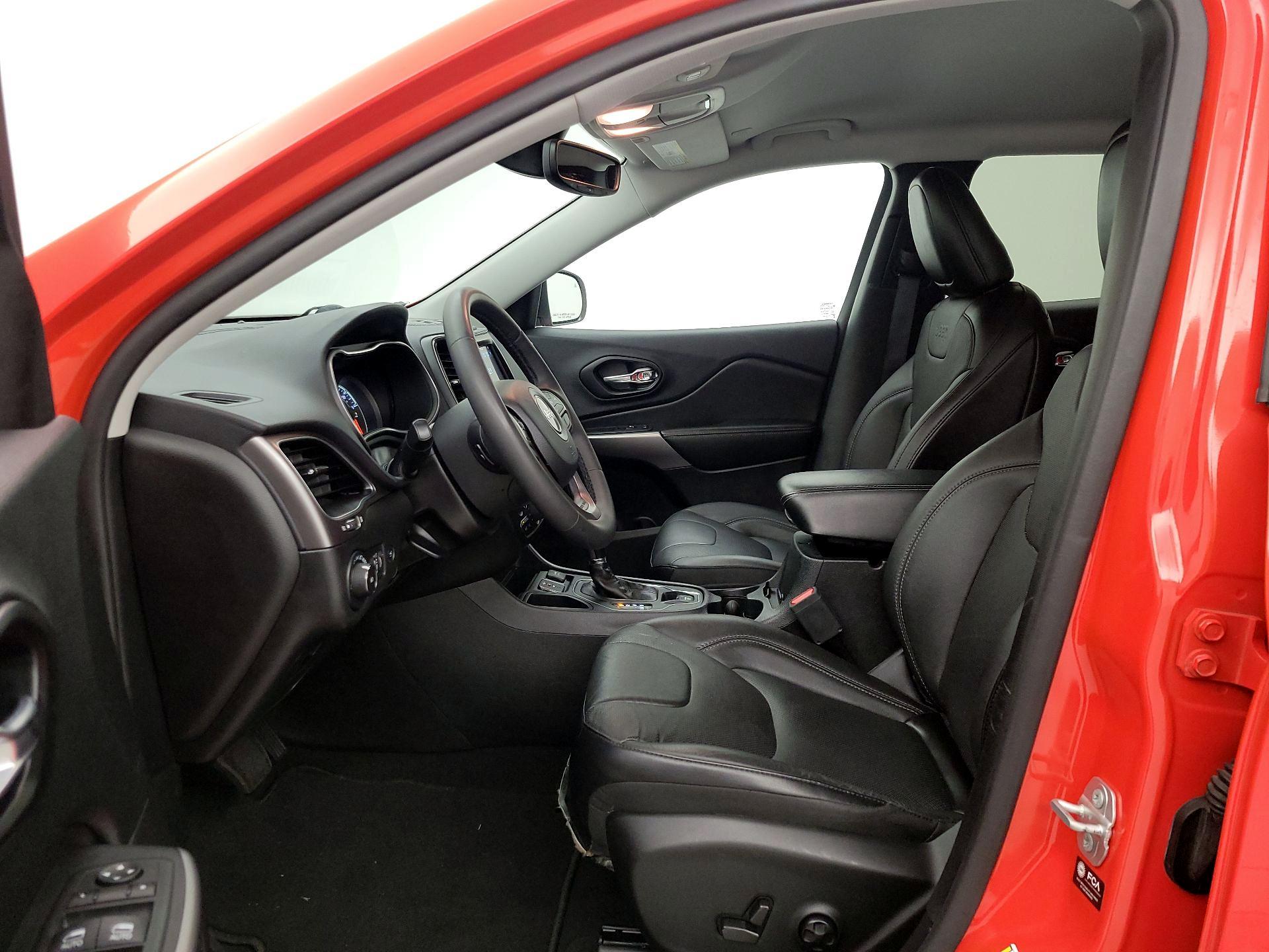 Thumbnail: 2021 Jeep Cherokee - 11