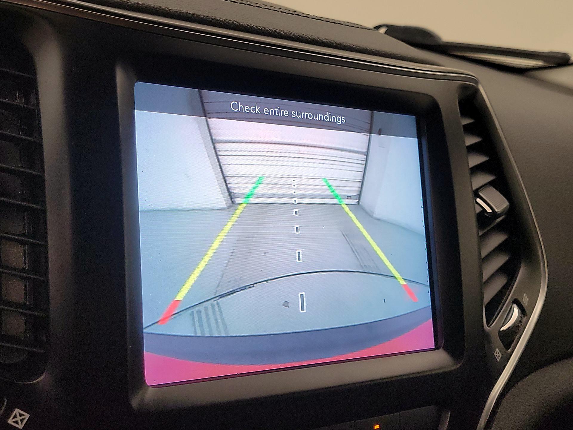 Thumbnail: 2021 Jeep Cherokee - 14