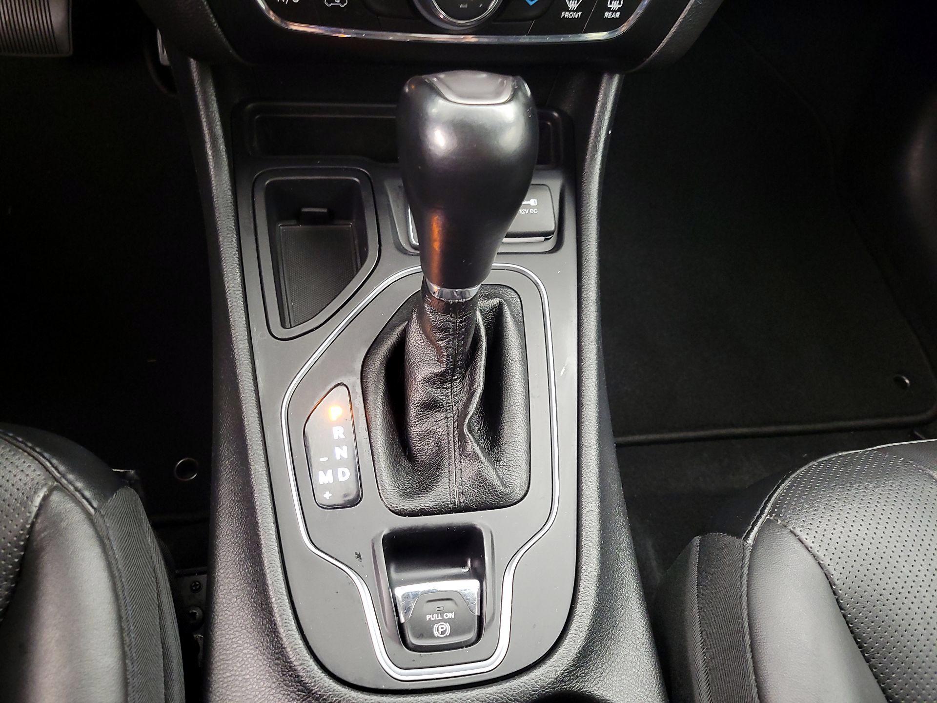 Thumbnail: 2021 Jeep Cherokee - 17