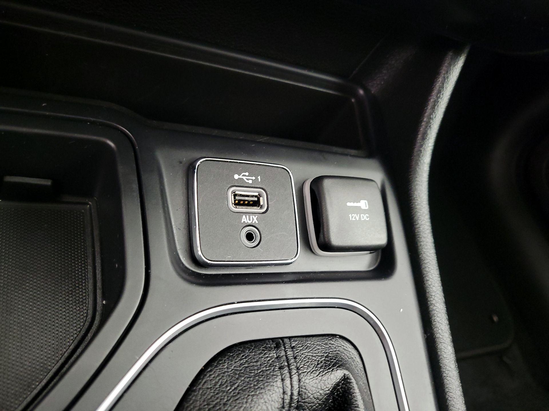 Thumbnail: 2021 Jeep Cherokee - 18