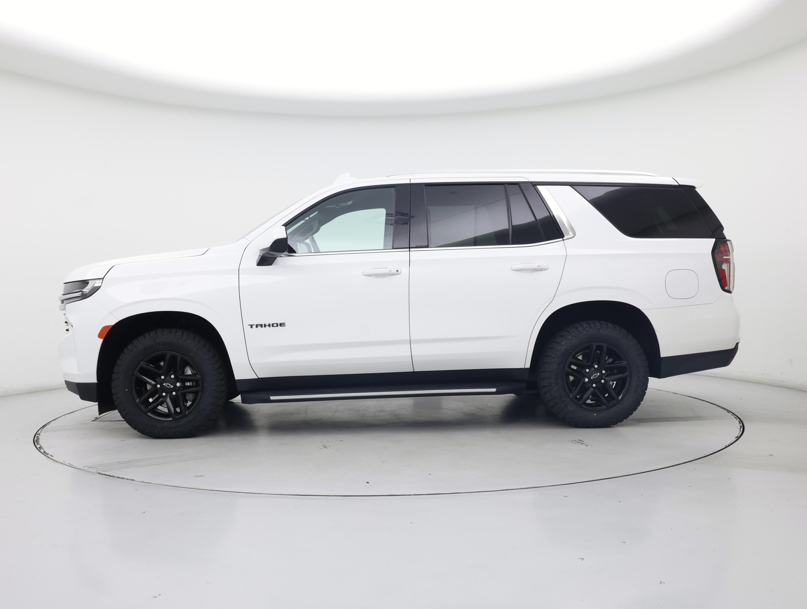 Thumbnail: 2023 Chevrolet Tahoe - 3