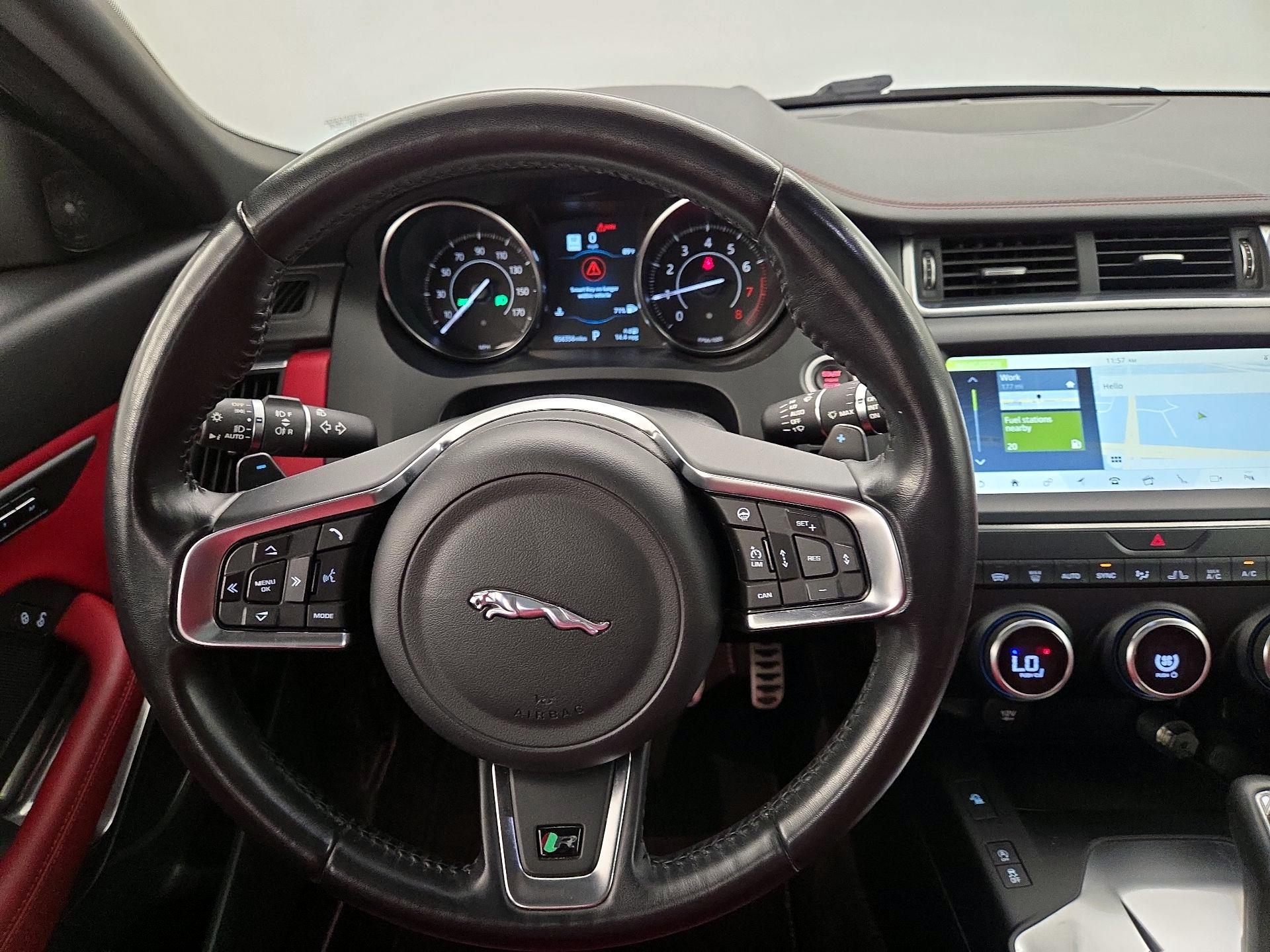 Thumbnail: 2019 Jaguar E-Pace - 10