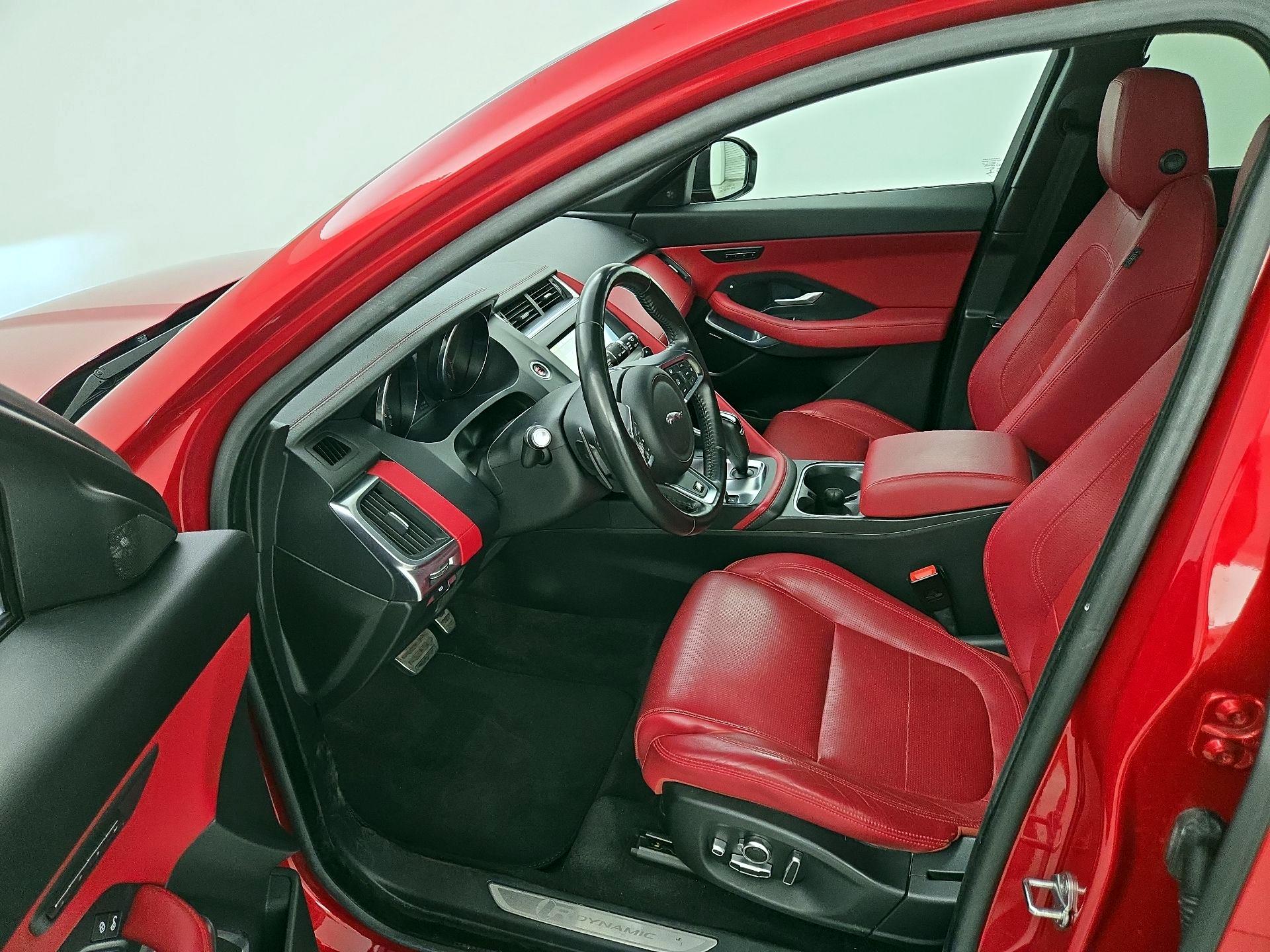 Thumbnail: 2019 Jaguar E-Pace - 11