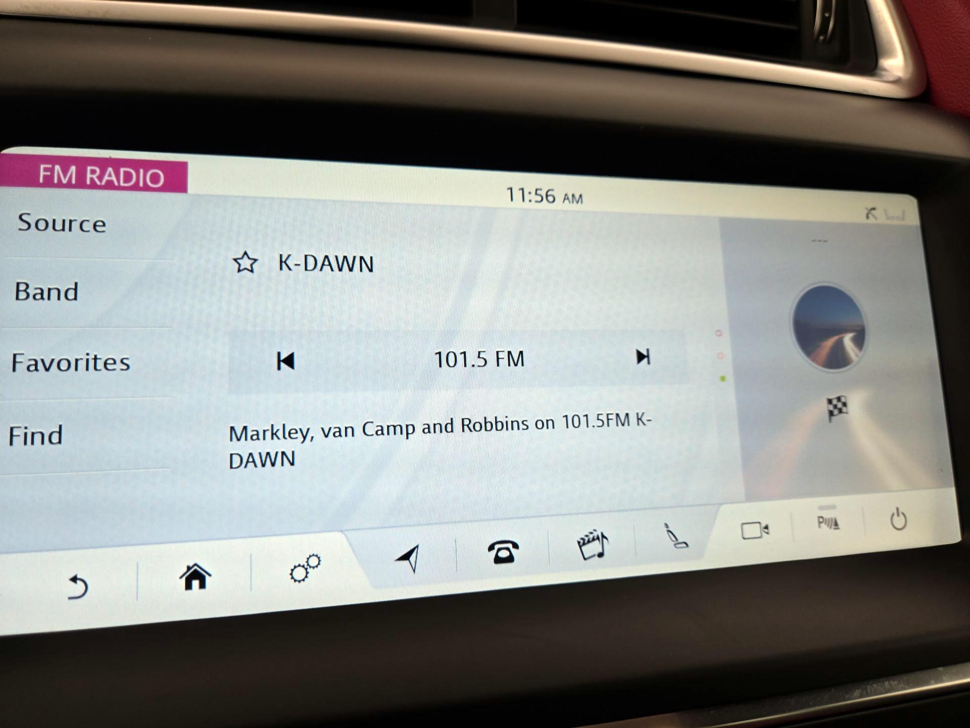 Thumbnail: 2019 Jaguar E-Pace - 16