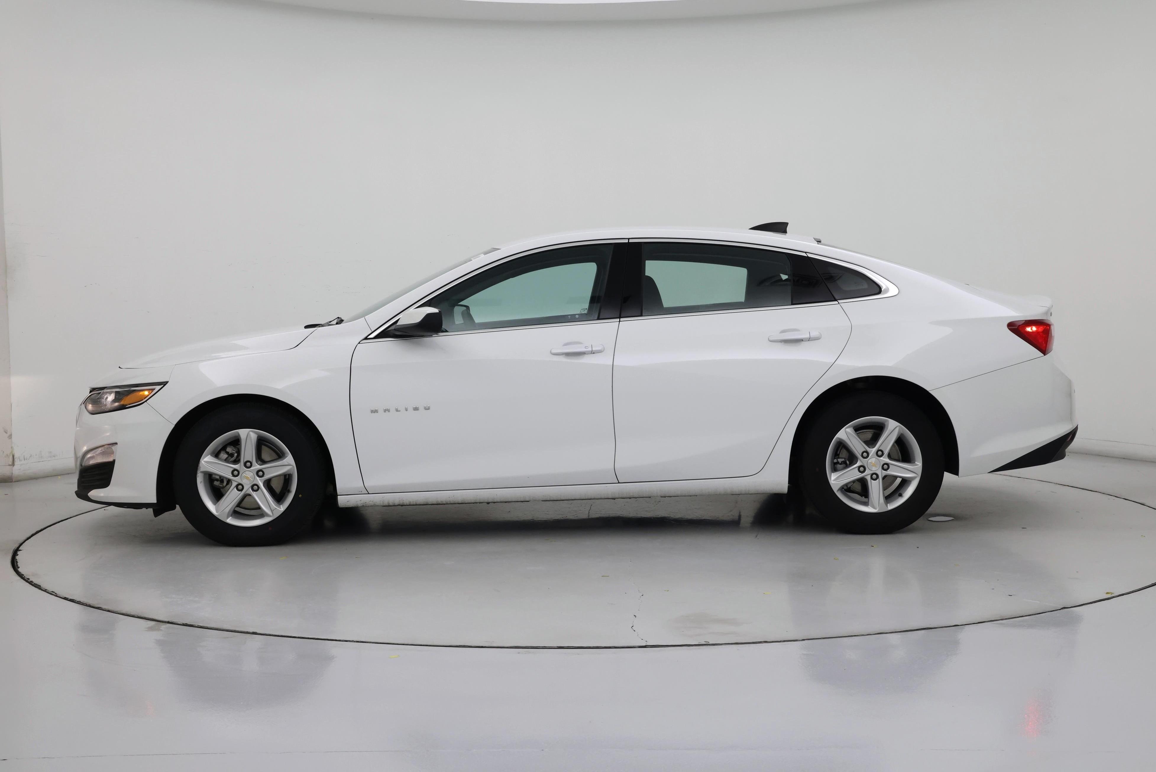 Thumbnail: 2024 Chevrolet Malibu - 3