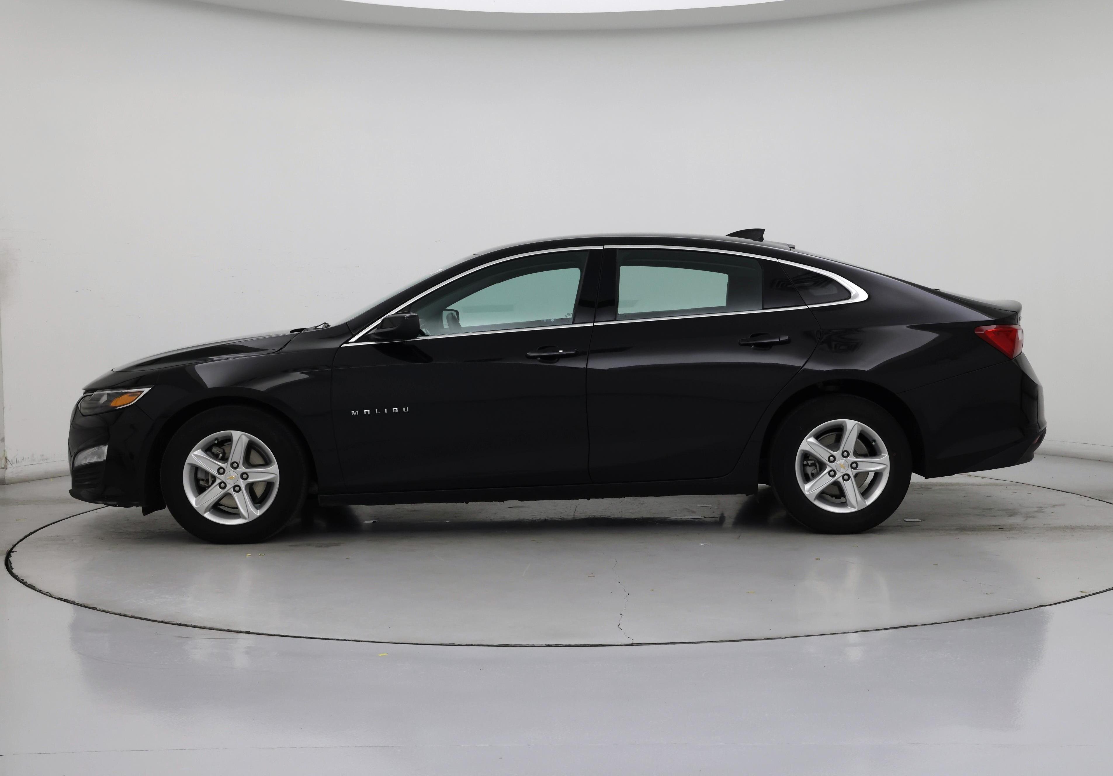 Thumbnail: 2024 Chevrolet Malibu - 3