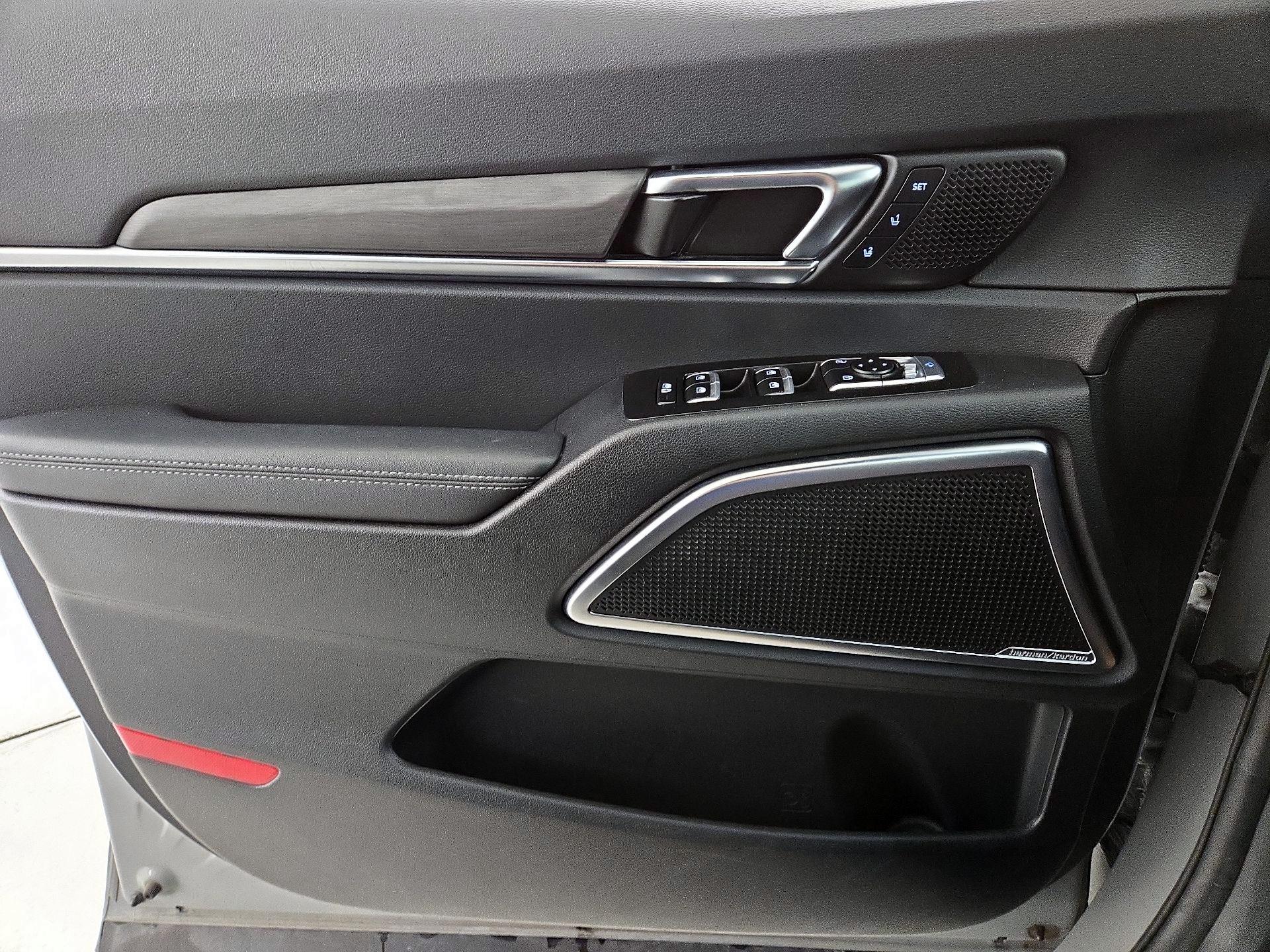 Thumbnail: 2023 Kia Telluride - 12