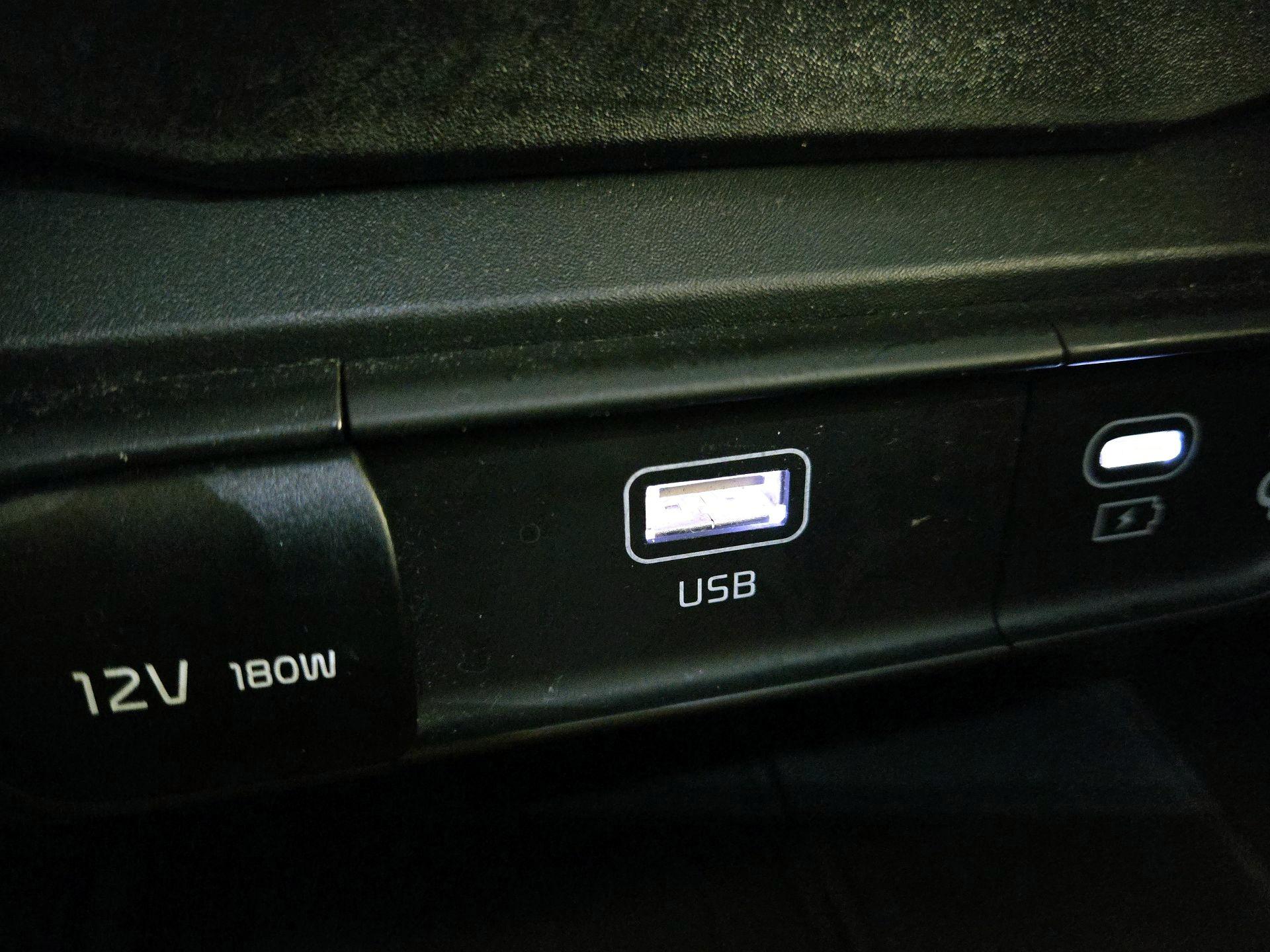 Thumbnail: 2023 Kia Telluride - 19