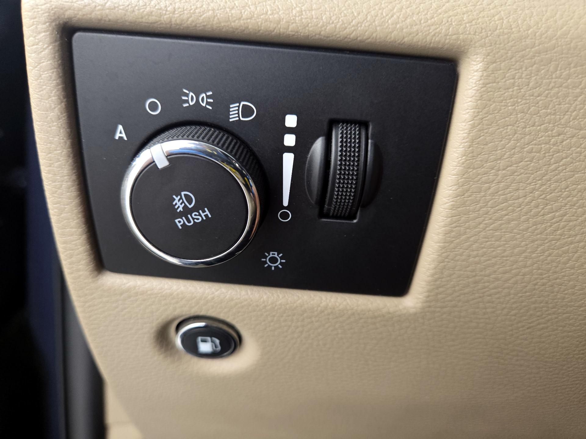 Thumbnail: 2020 Jeep Grand Cherokee - 13