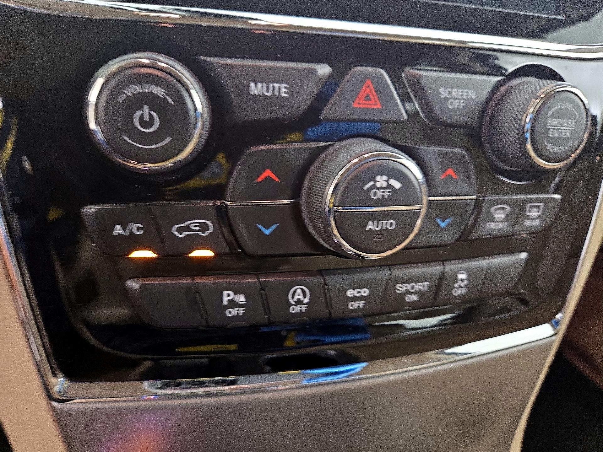 Thumbnail: 2020 Jeep Grand Cherokee - 17