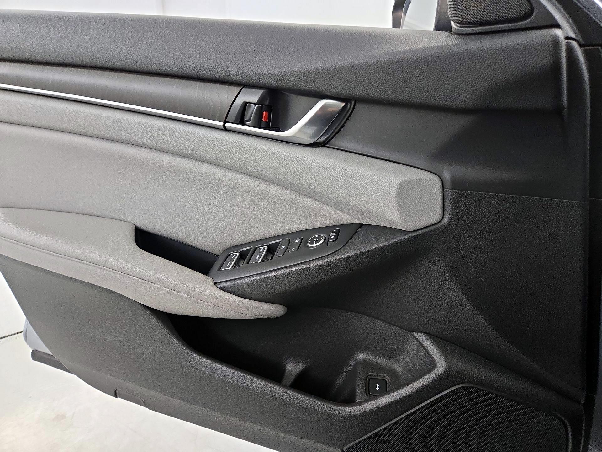 Thumbnail: 2019 Honda Accord - 12