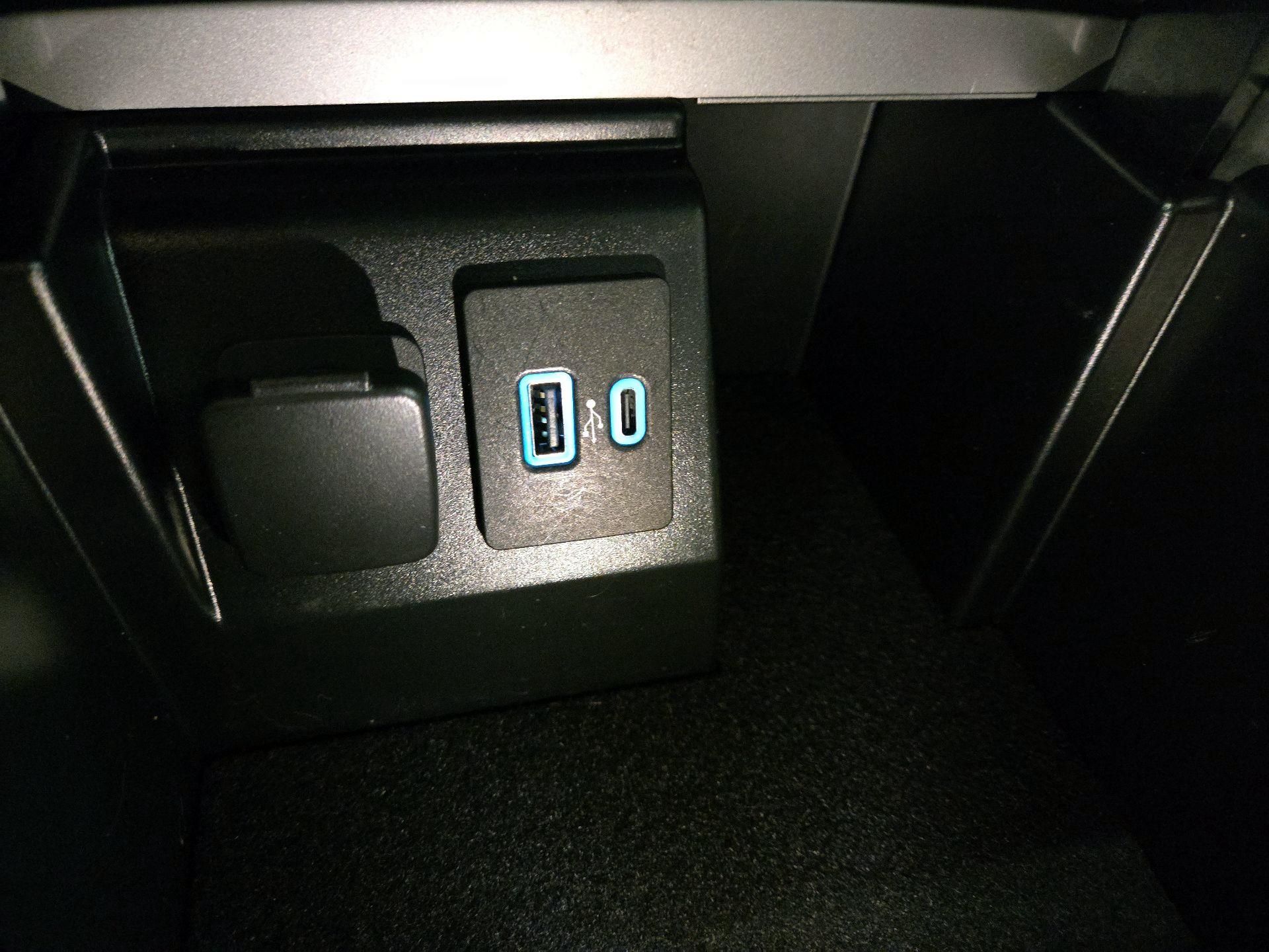 Thumbnail: 2021 Ford Explorer - 19