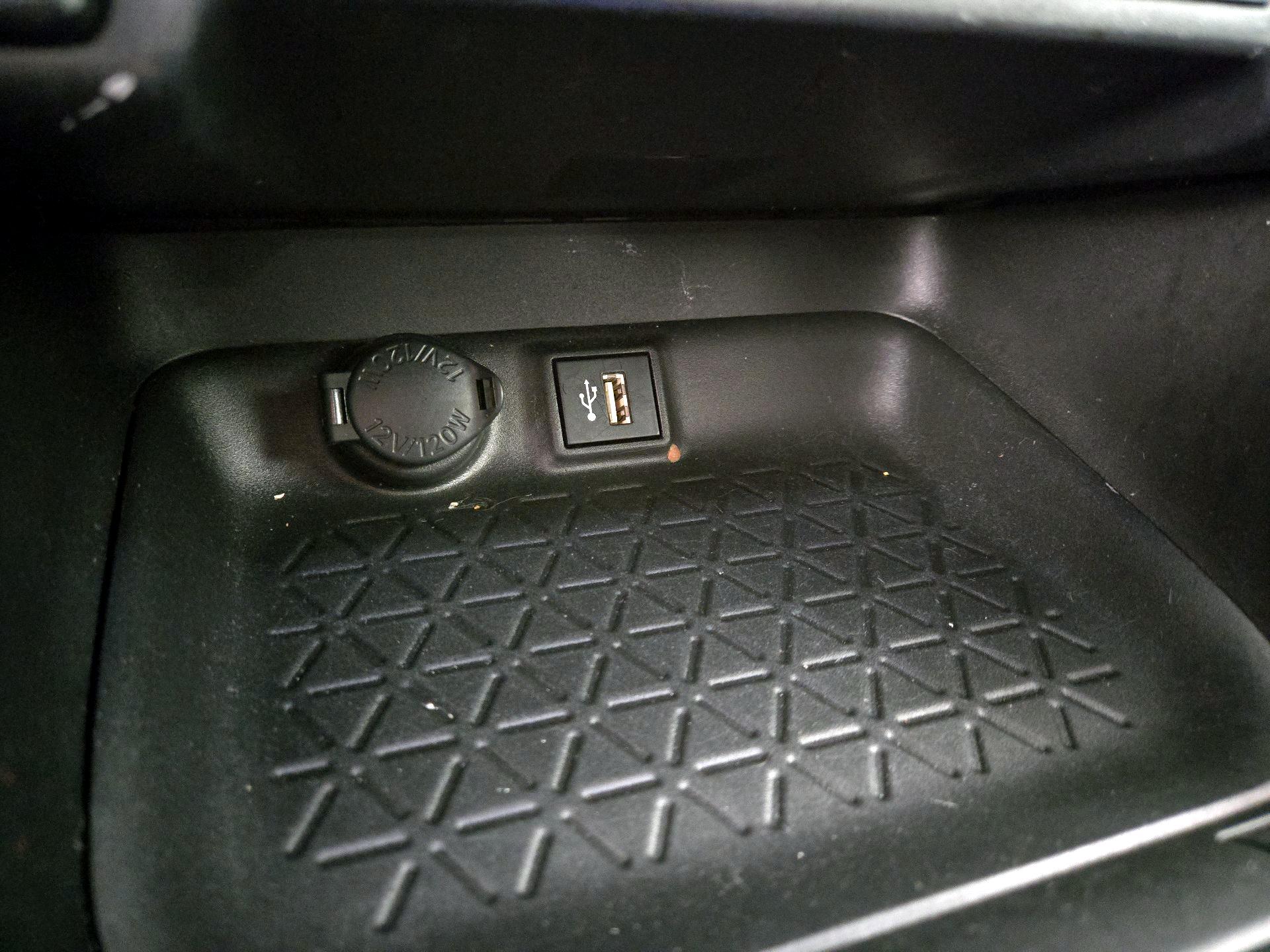 Thumbnail: 2023 Toyota RAV4 - 18