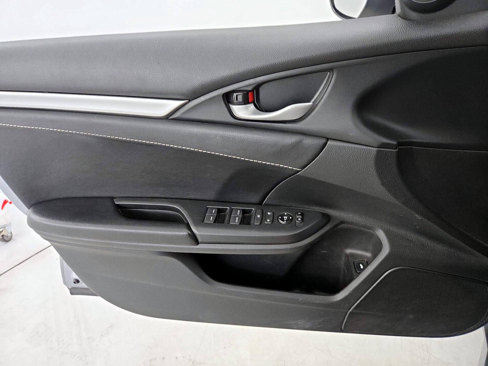 Thumbnail: 2017 Honda Civic - 12