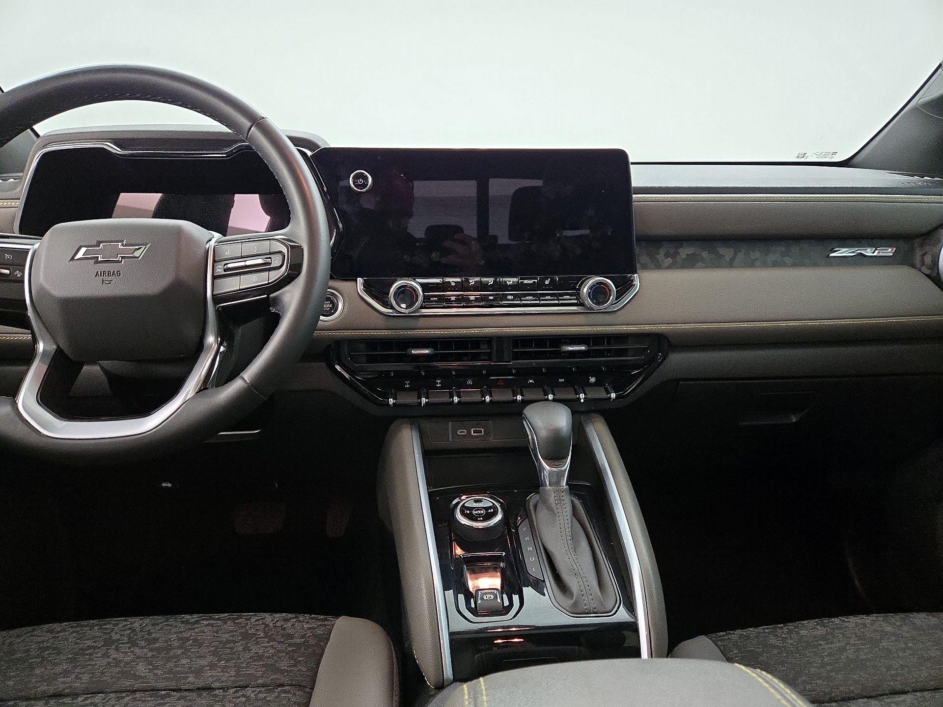 Thumbnail: 2024 Chevrolet Colorado - 9