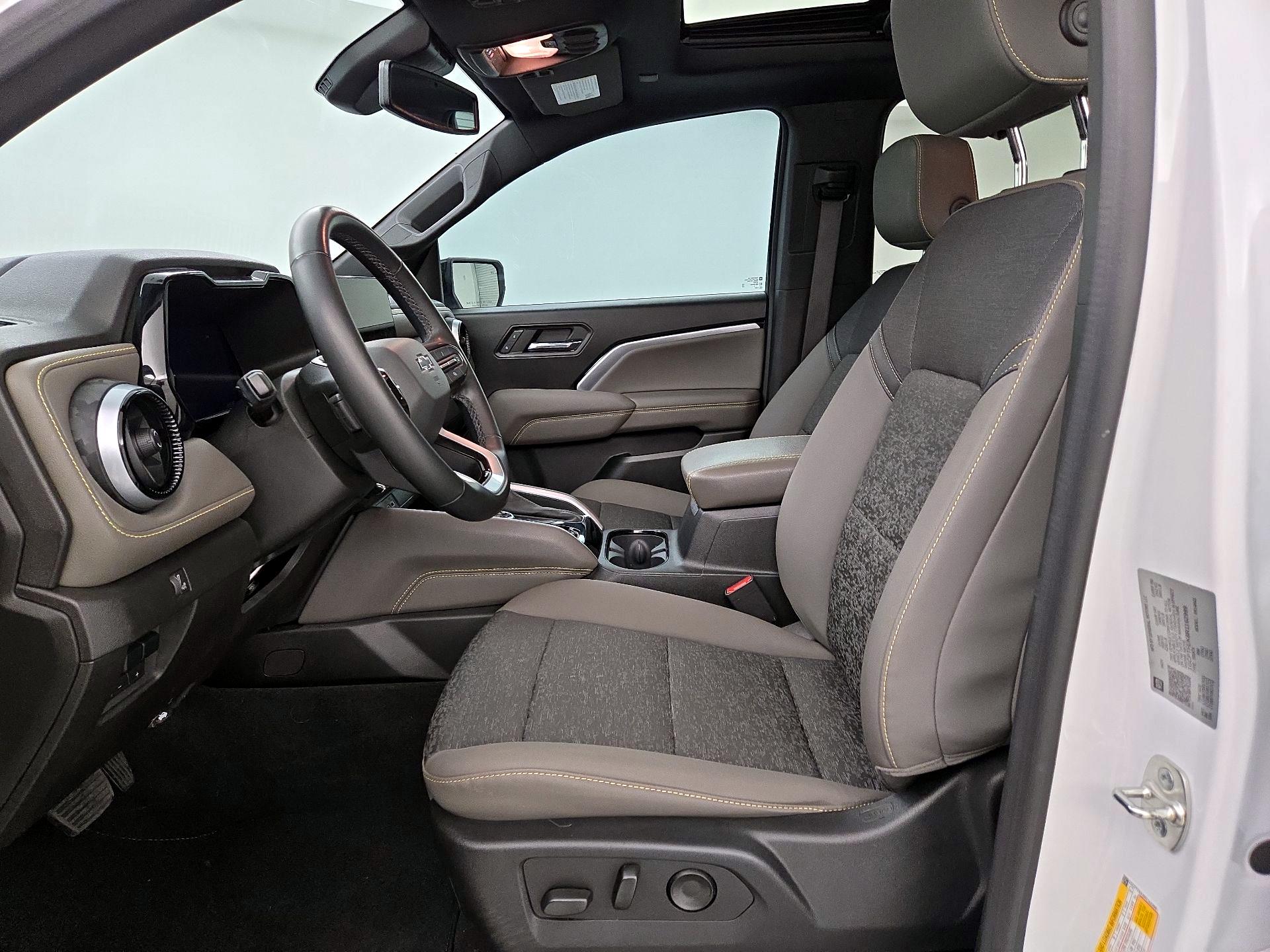 Thumbnail: 2024 Chevrolet Colorado - 11