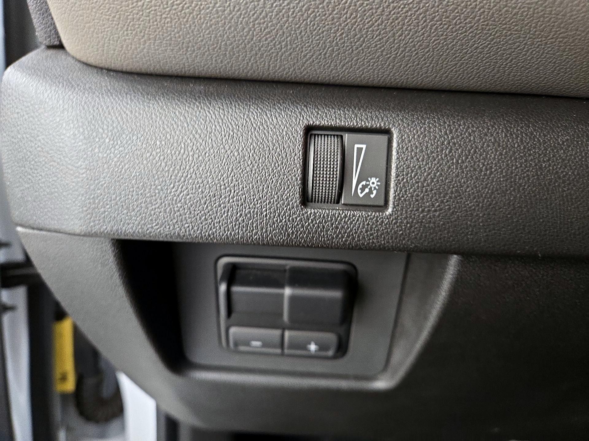 Thumbnail: 2024 Chevrolet Colorado - 13