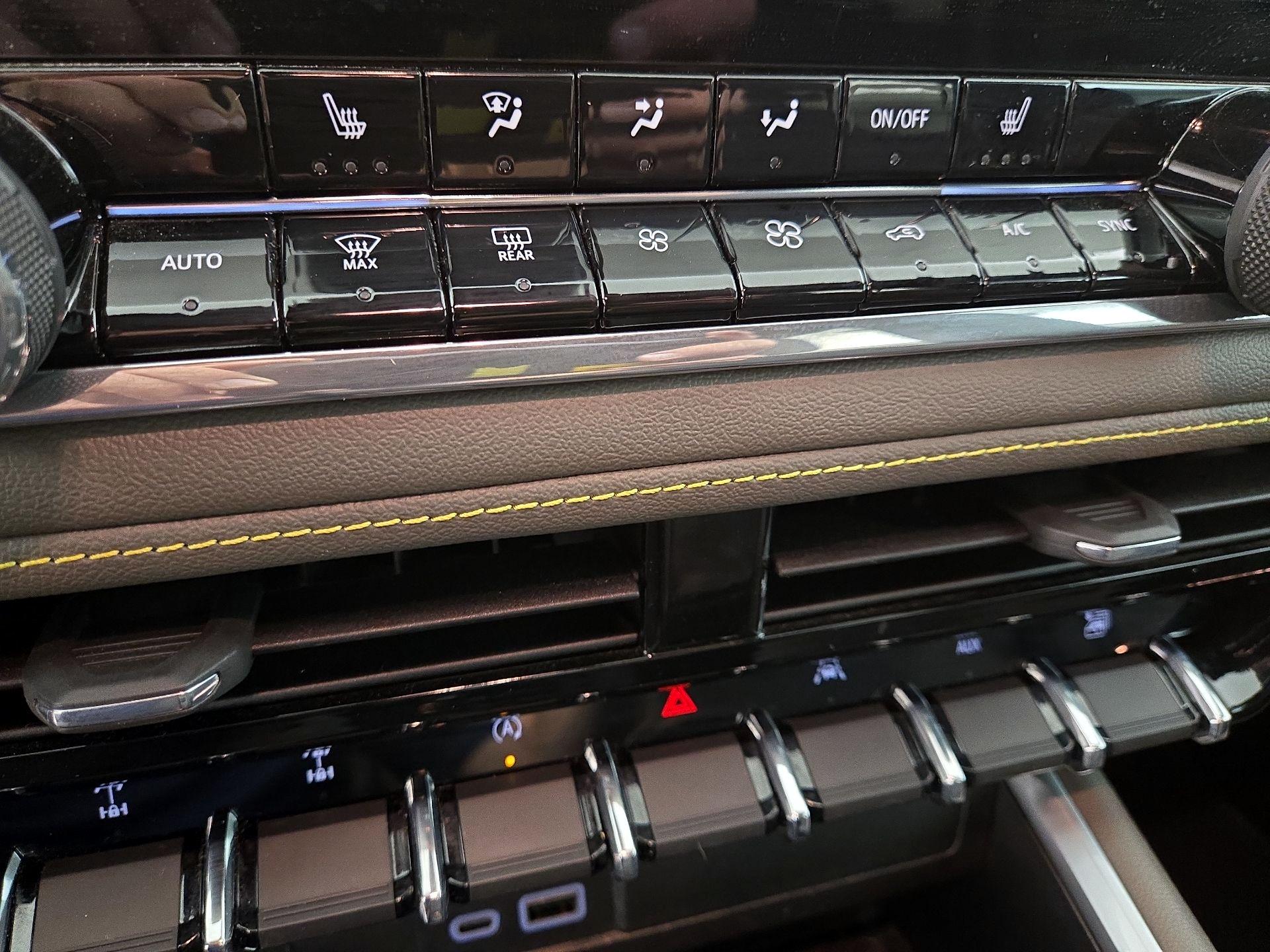 Thumbnail: 2024 Chevrolet Colorado - 17