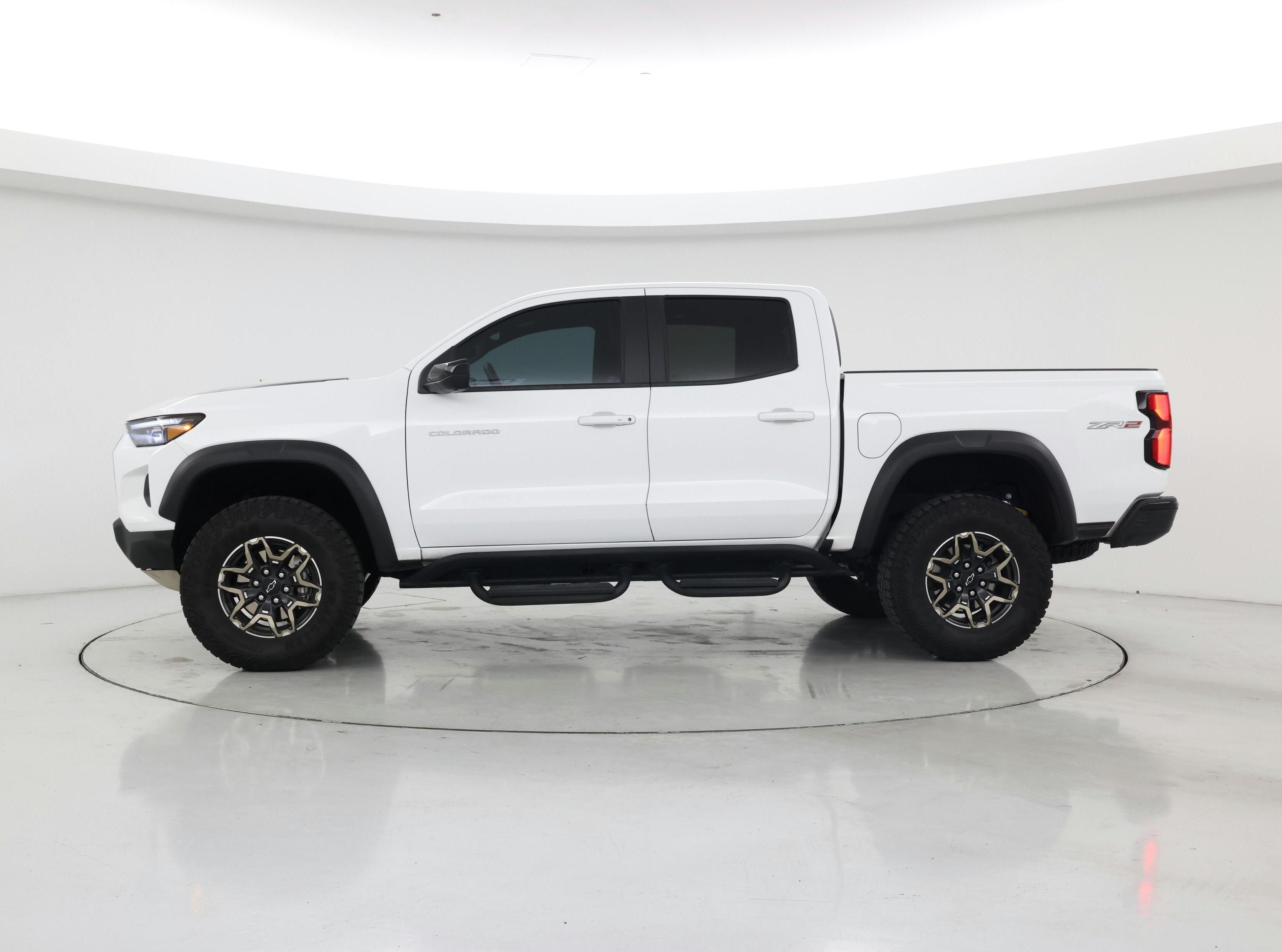 Thumbnail: 2024 Chevrolet Colorado - 3