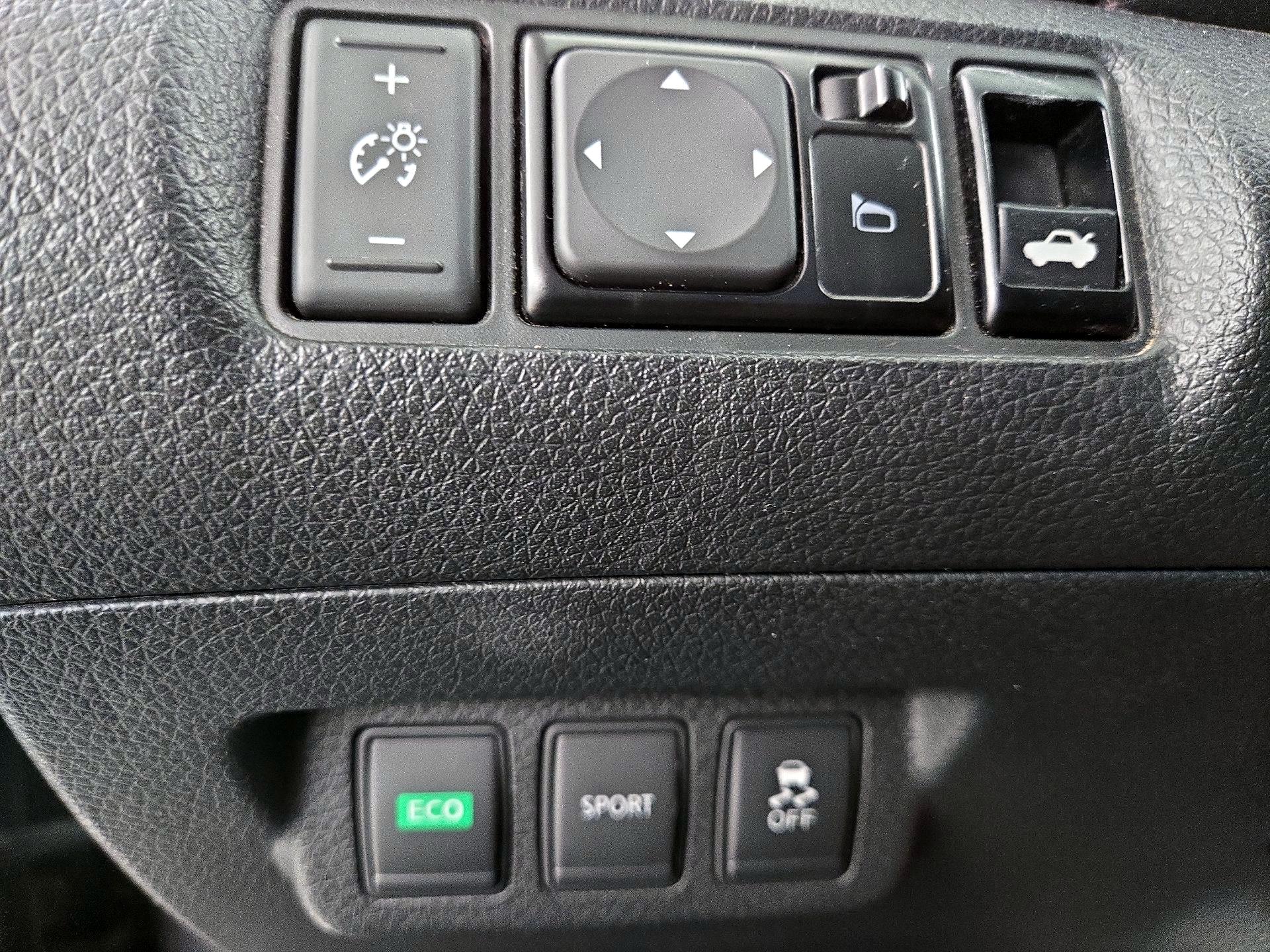 Thumbnail: 2015 Nissan Sentra - 13