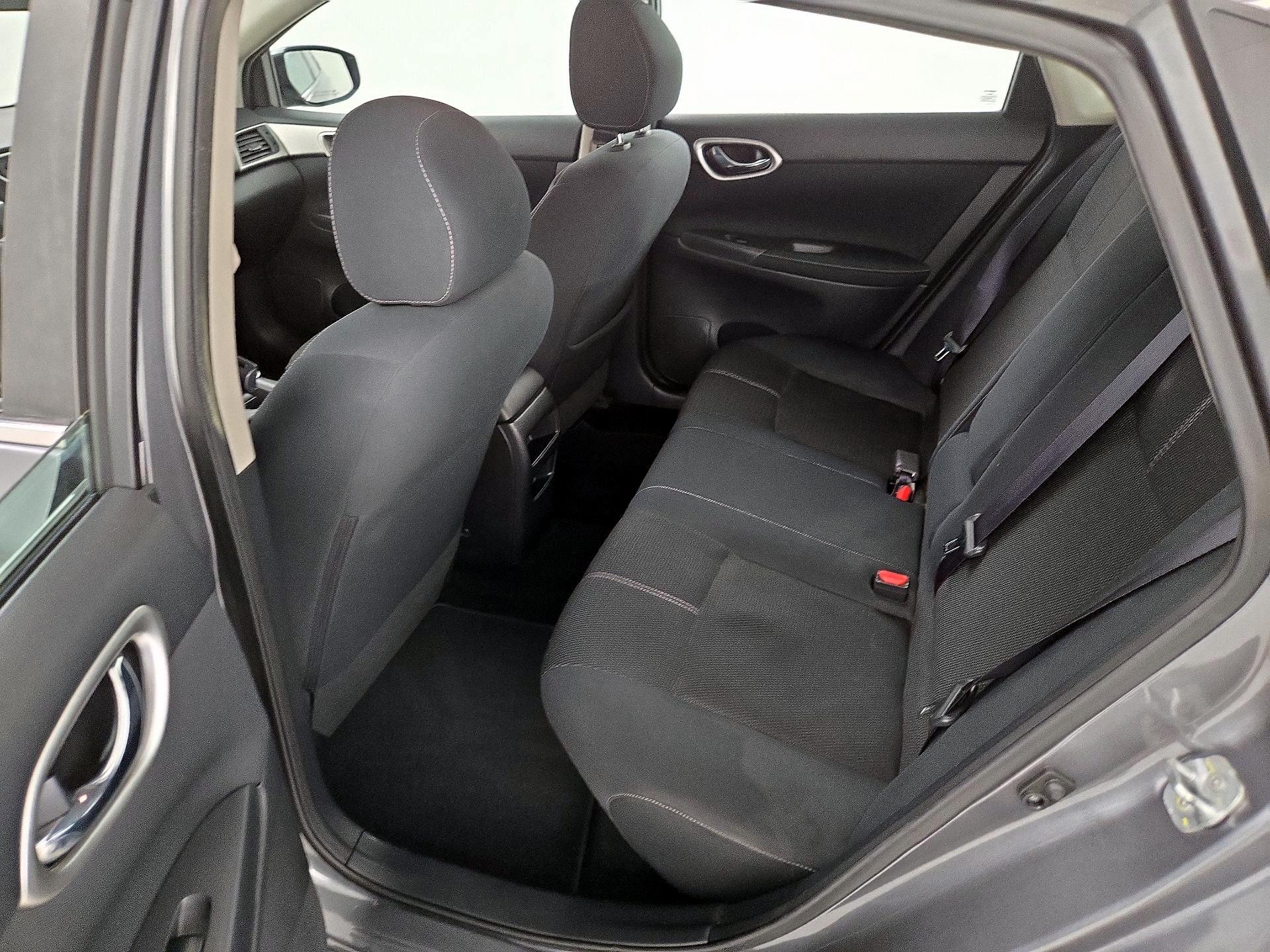 Thumbnail: 2015 Nissan Sentra - 18