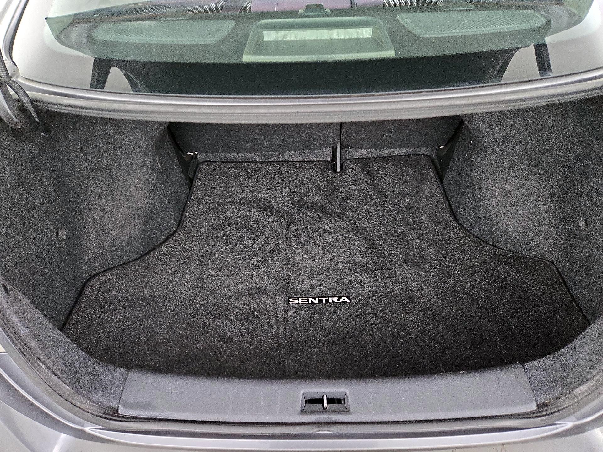 Thumbnail: 2015 Nissan Sentra - 19