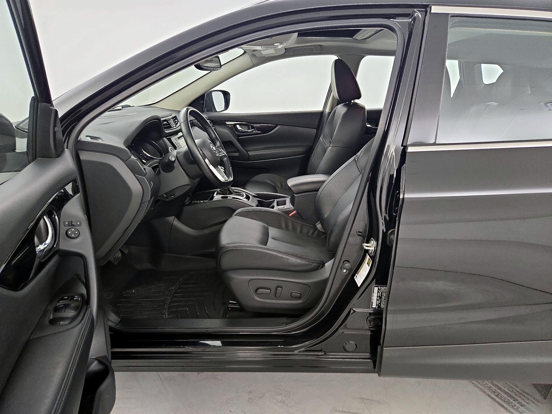 Thumbnail: 2022 Nissan Rogue Sport - 11