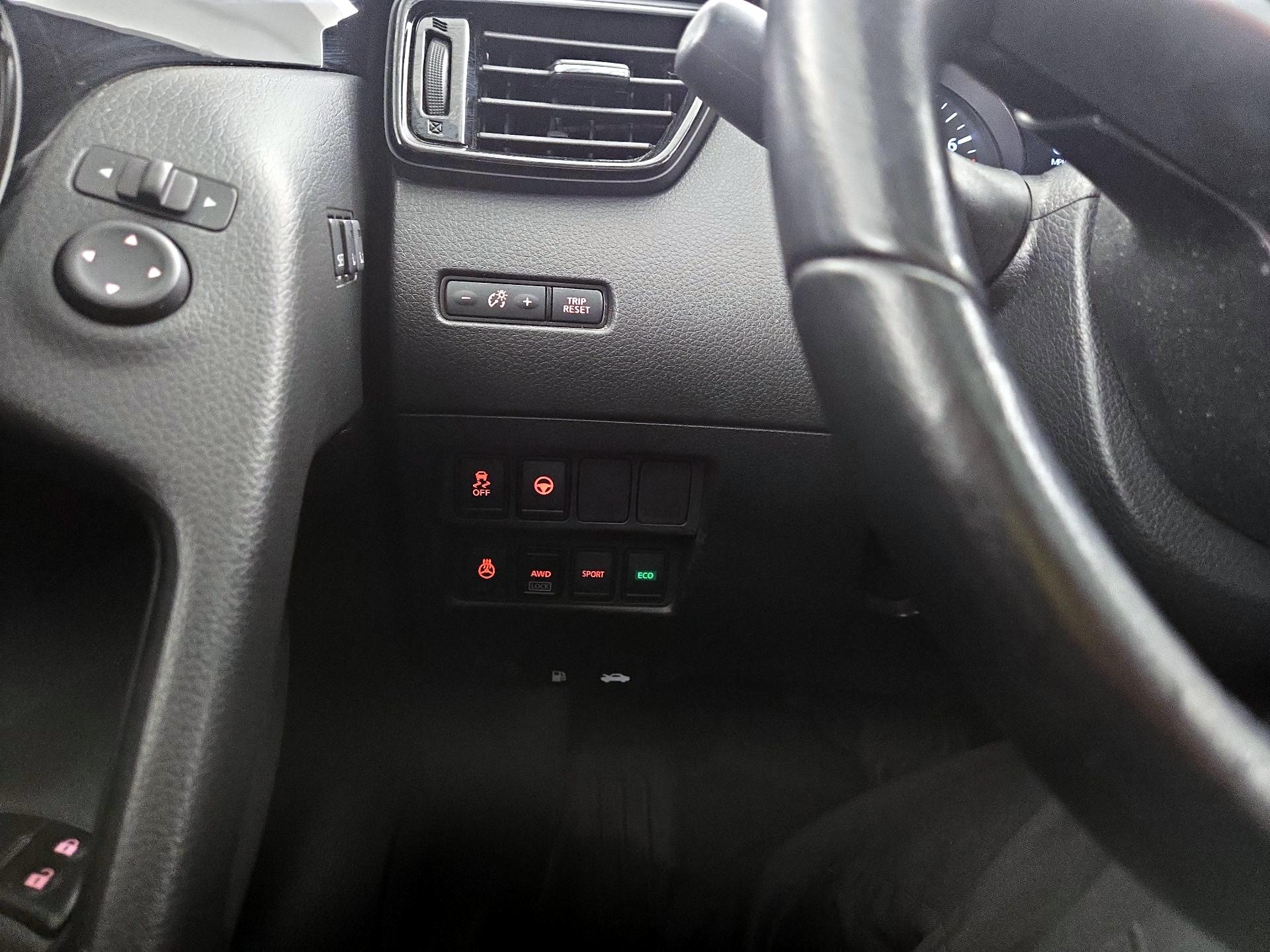 Thumbnail: 2022 Nissan Rogue Sport - 13