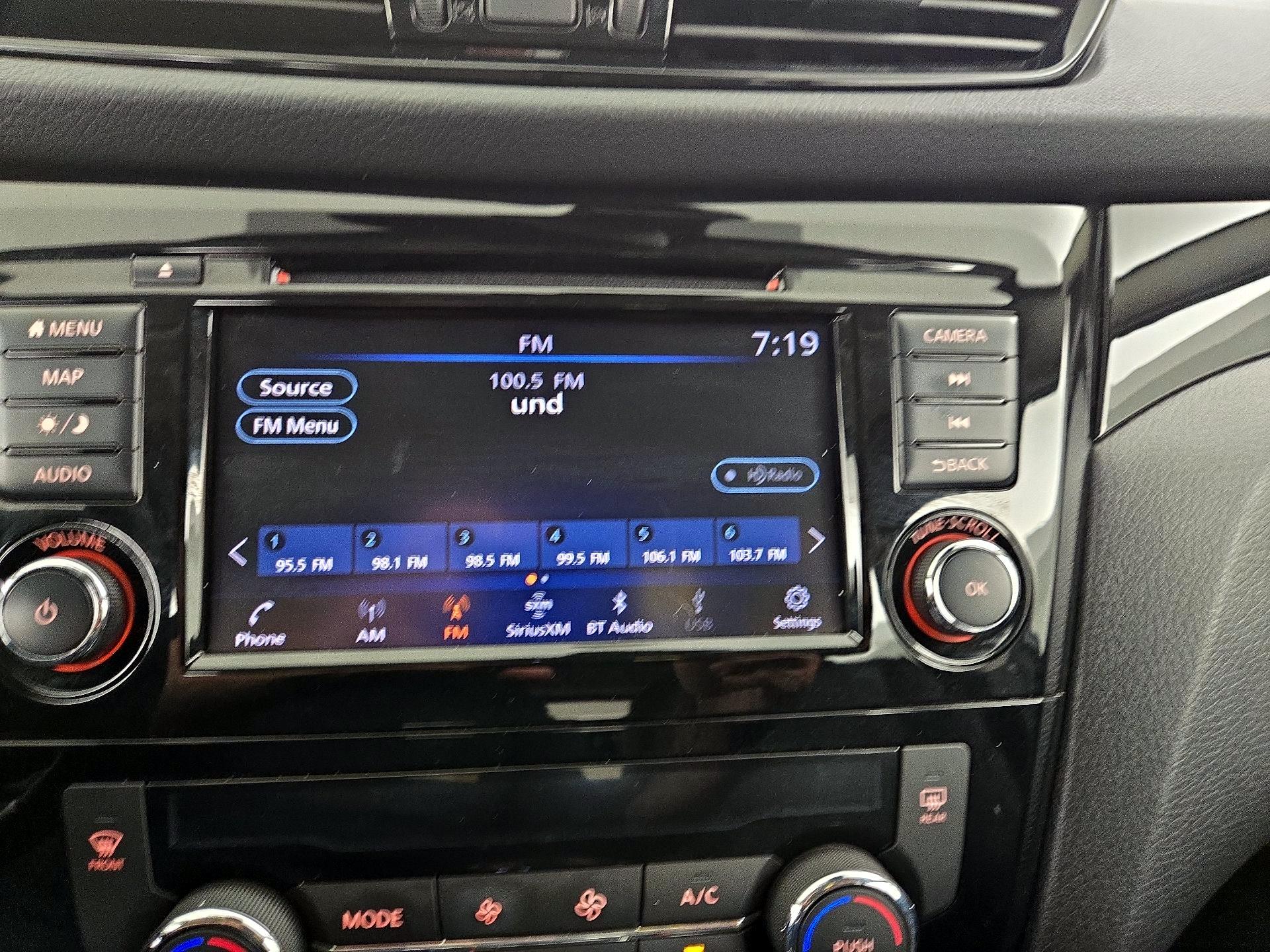 Thumbnail: 2022 Nissan Rogue Sport - 16