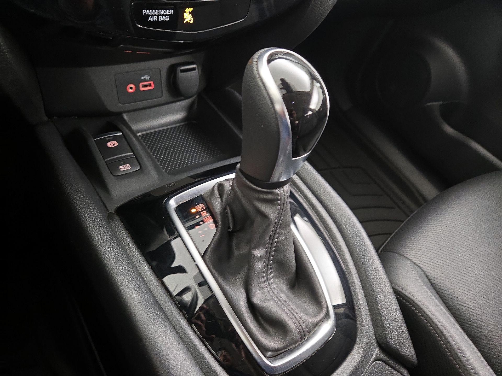 Thumbnail: 2022 Nissan Rogue Sport - 18