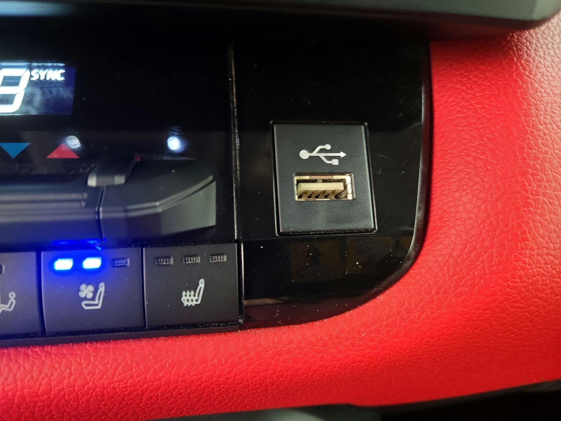 Thumbnail: 2022 Toyota Tundra - 18