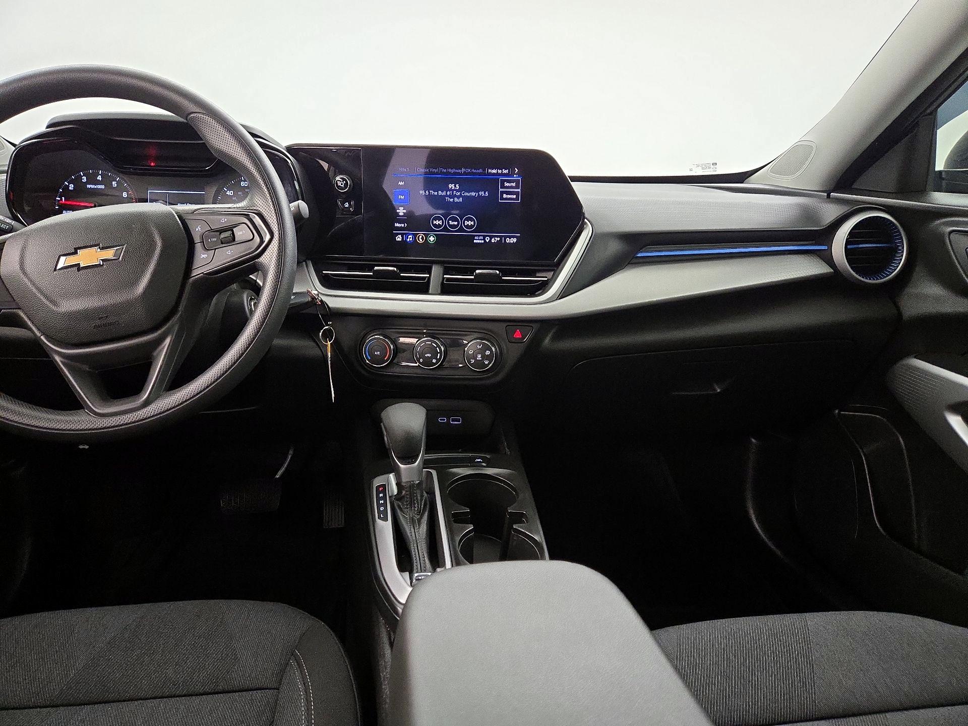 Thumbnail: 2024 Chevrolet Trax - 9