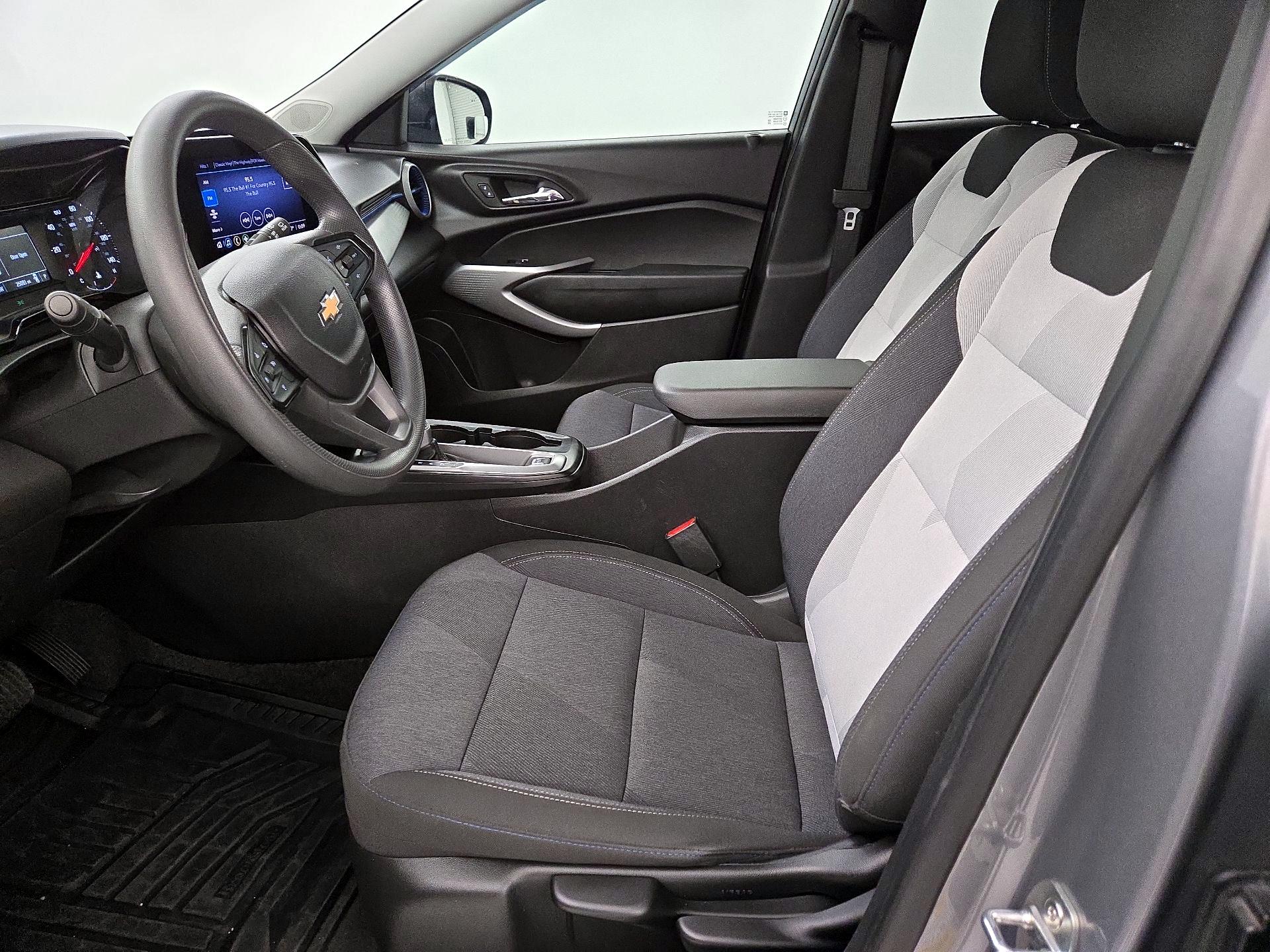 Thumbnail: 2024 Chevrolet Trax - 11