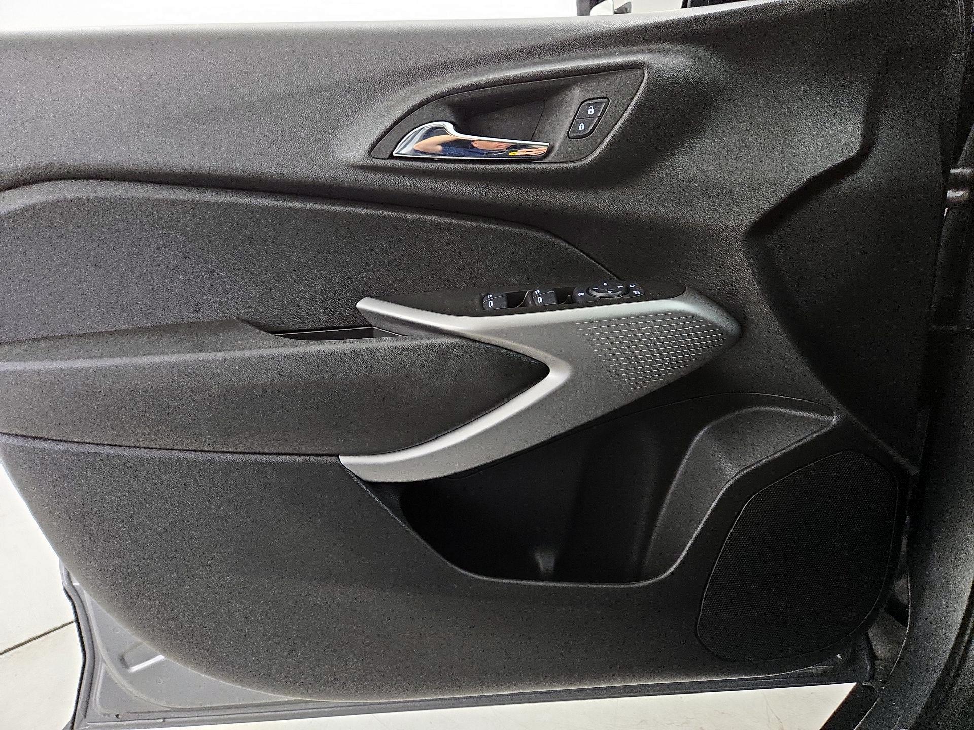 Thumbnail: 2024 Chevrolet Trax - 12