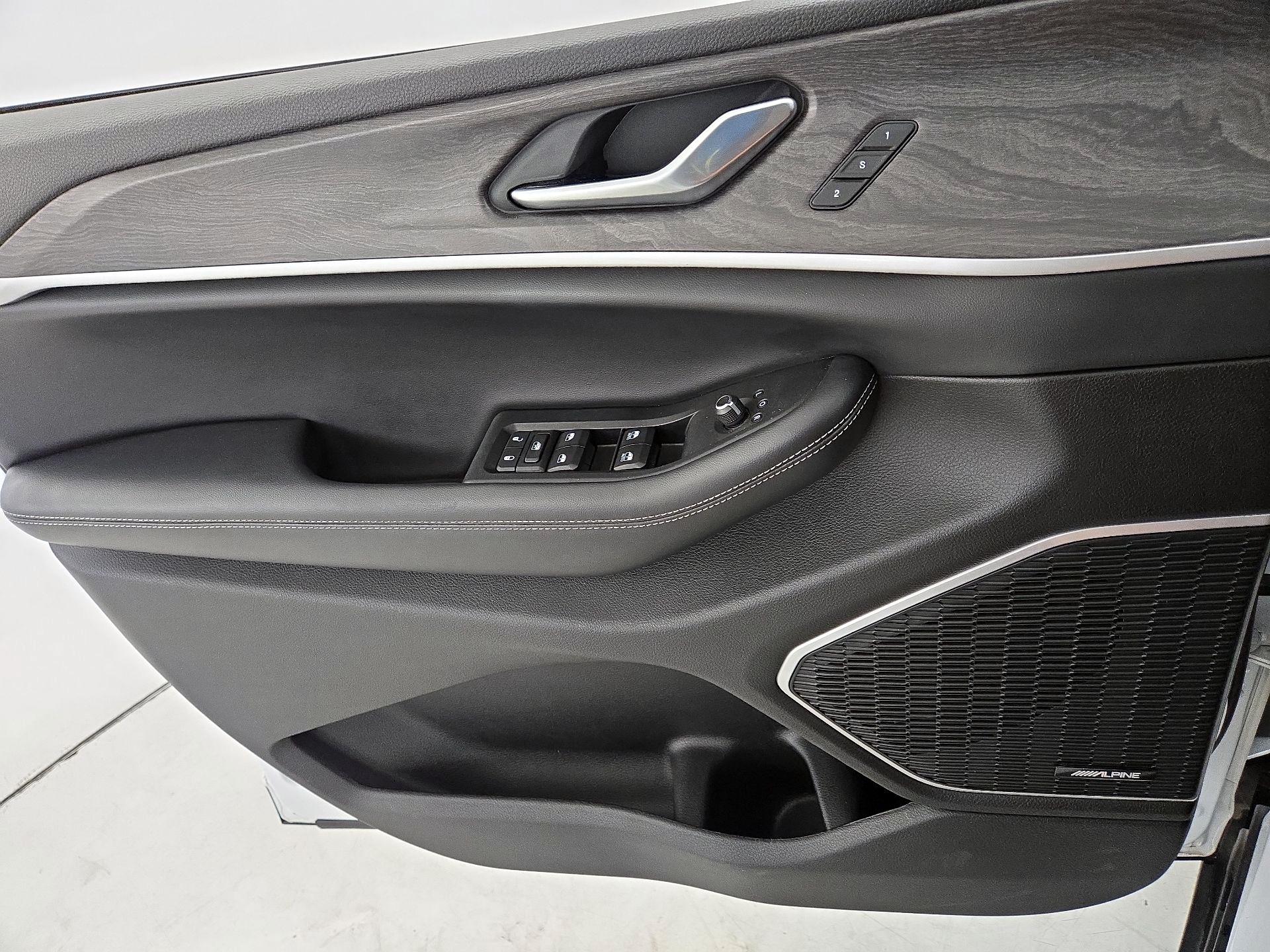 Thumbnail: 2022 Jeep Grand Cherokee - 12