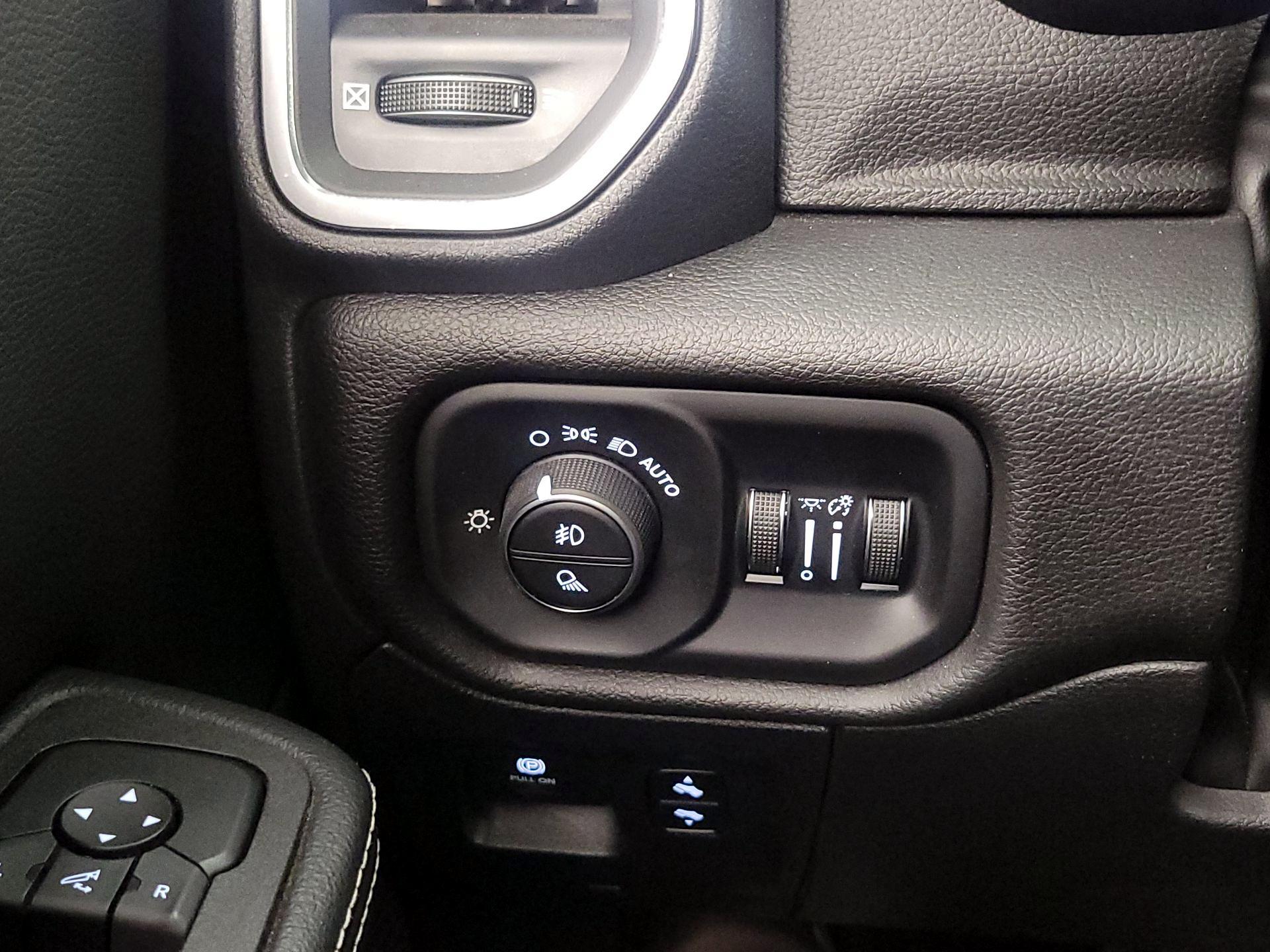 Thumbnail: 2025 RAM 1500 - 13